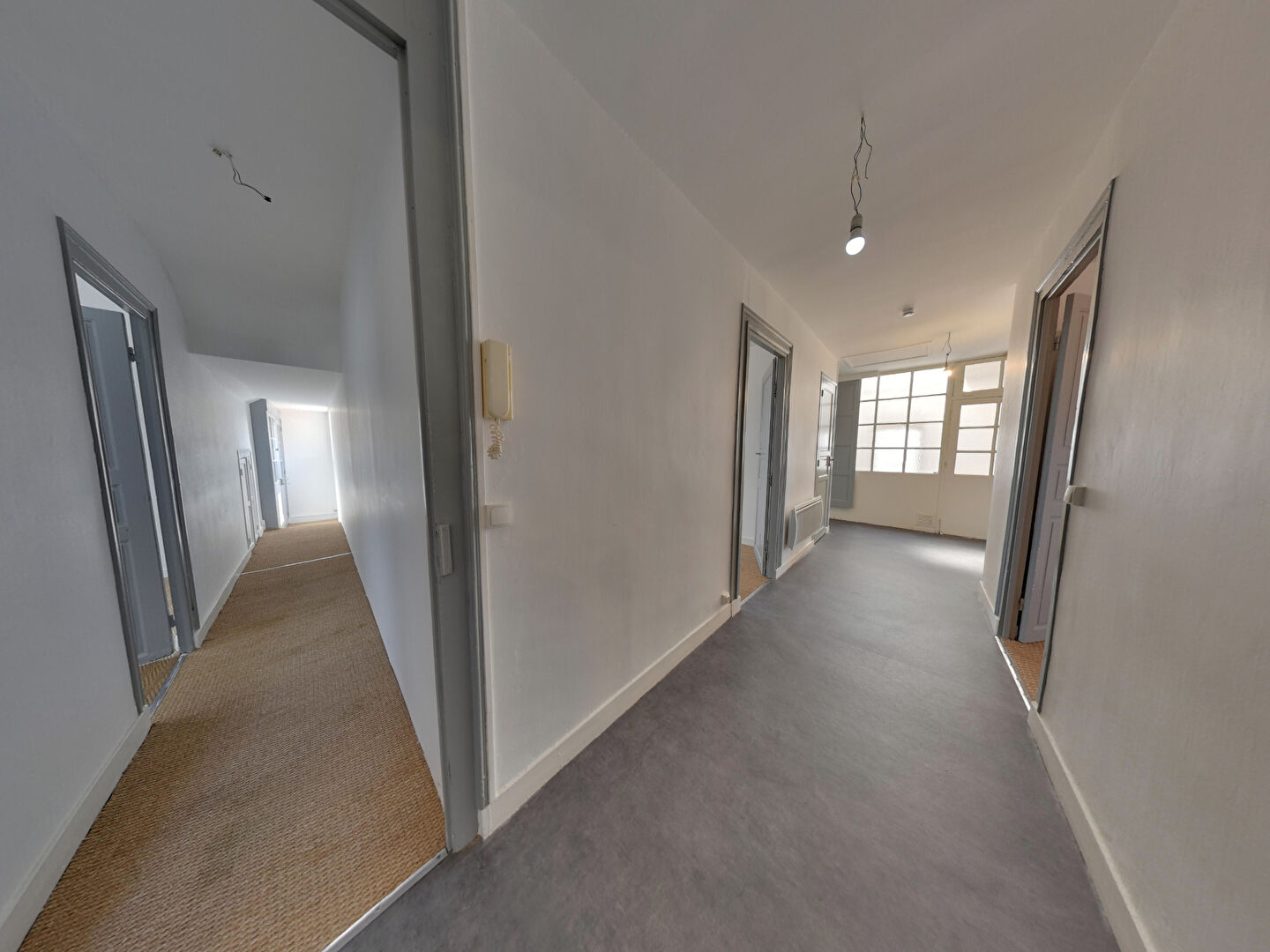 Photo Hyper Centre-Ville Quartier BOSQUET/LOUIS BARTHOU, en Dernier Etage, T4 - 102 m² - petite copropriété/rue piétonne image 3/6