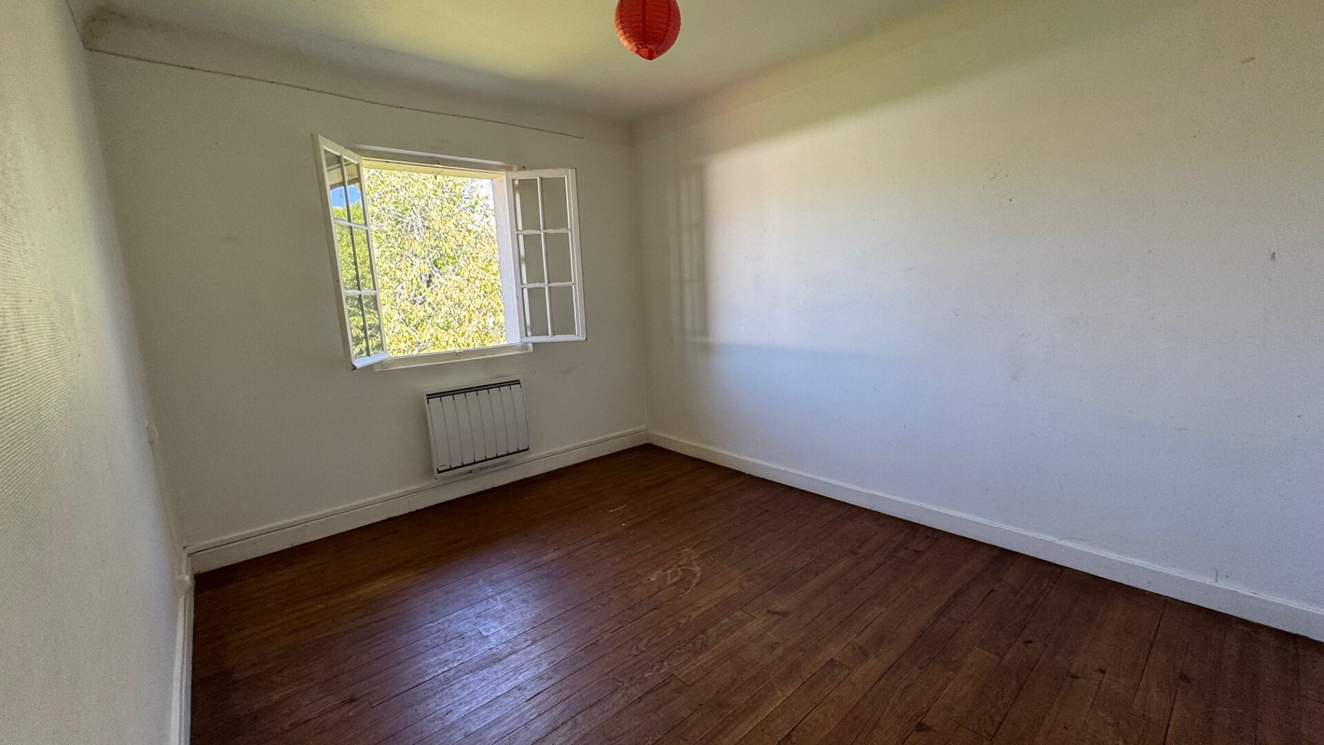 Photo Immeuble centre ville Orthez quartier Foirail / 2 T4 de 100m²  avec garage et terrain constructible image 5/6