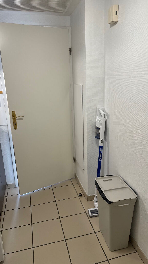 Photo HAUT d'IDRON, Au Calme, Studio Meublé en Résidence récente avec climatisation et parking privé image 5/6