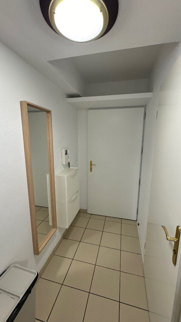 Photo HAUT d'IDRON, Au Calme, Studio Meublé en Résidence récente avec climatisation et parking privé image 6/6