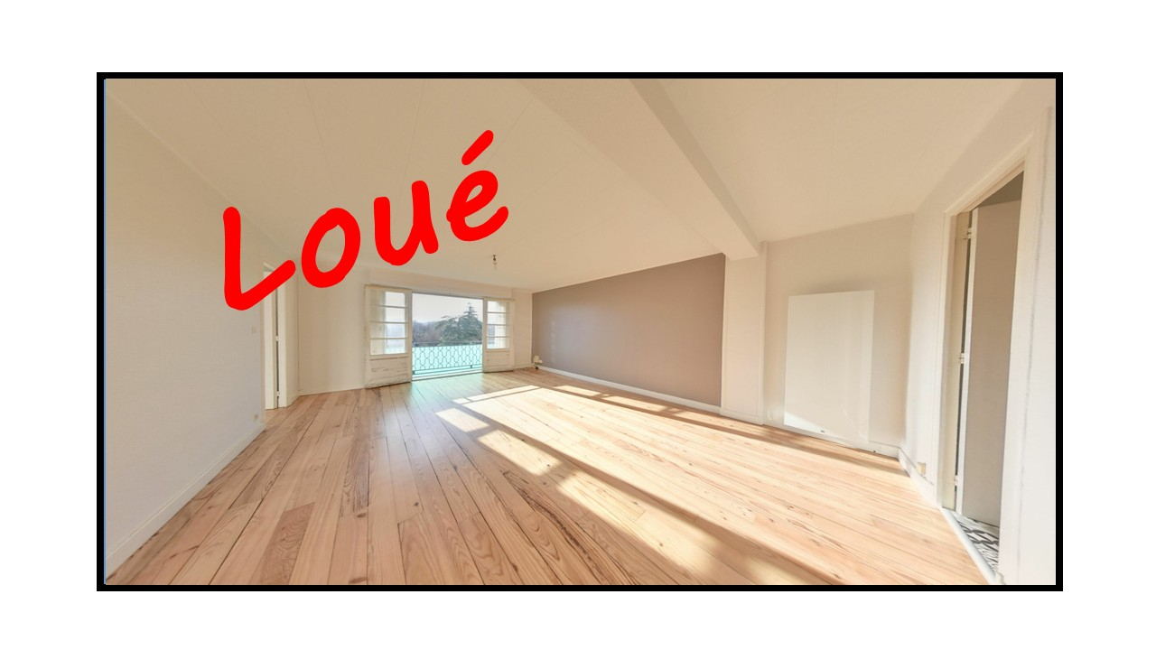 HYPER CENTRE Quartier VERDUN T2 avec Vue Château et Pyrénées, cave et Parking