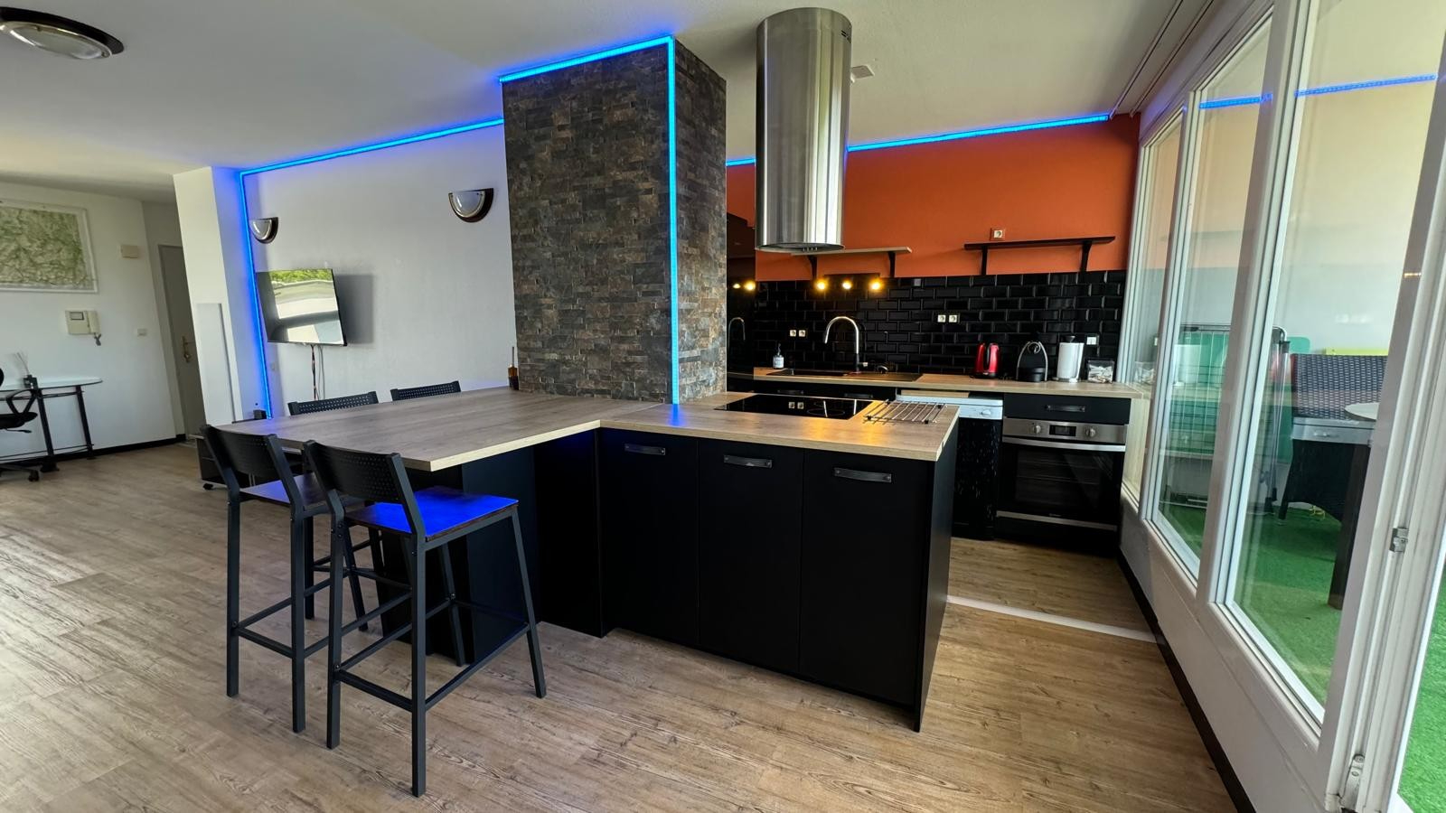 Haut d'IDRON, Dernier étage avec Terrasse Vue PYRENEES, Superbe T3 Meublé avec 2 chambres