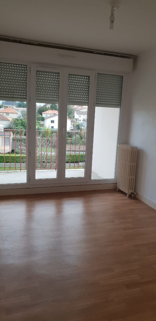 Photo SAINT MAIXENT L'ECOLE PROCHE TOUTES COMMODITÉS image 6/6