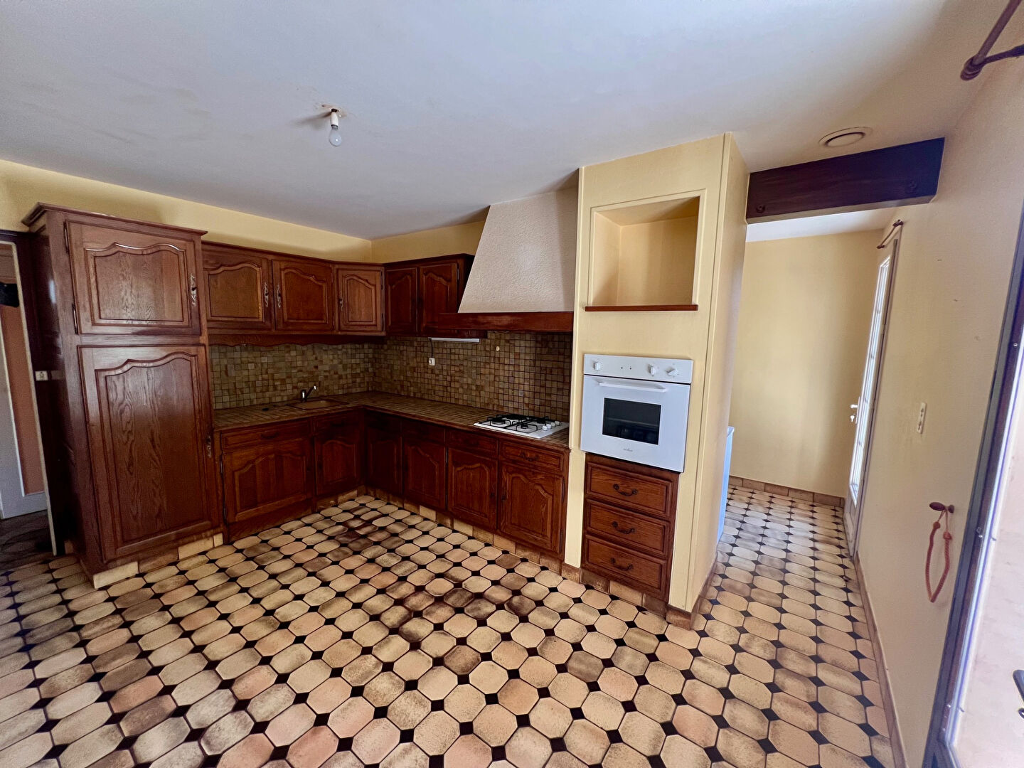 Photo Pavillon sous sol demi enterré - 152 m² image 2/6