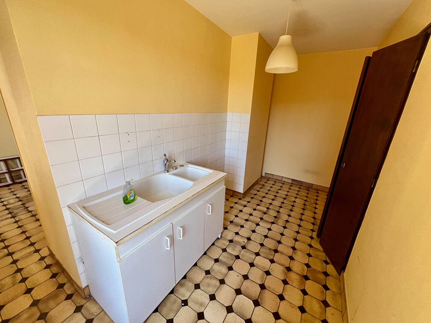 Photo Pavillon sous sol demi enterré - 152 m² image 4/6