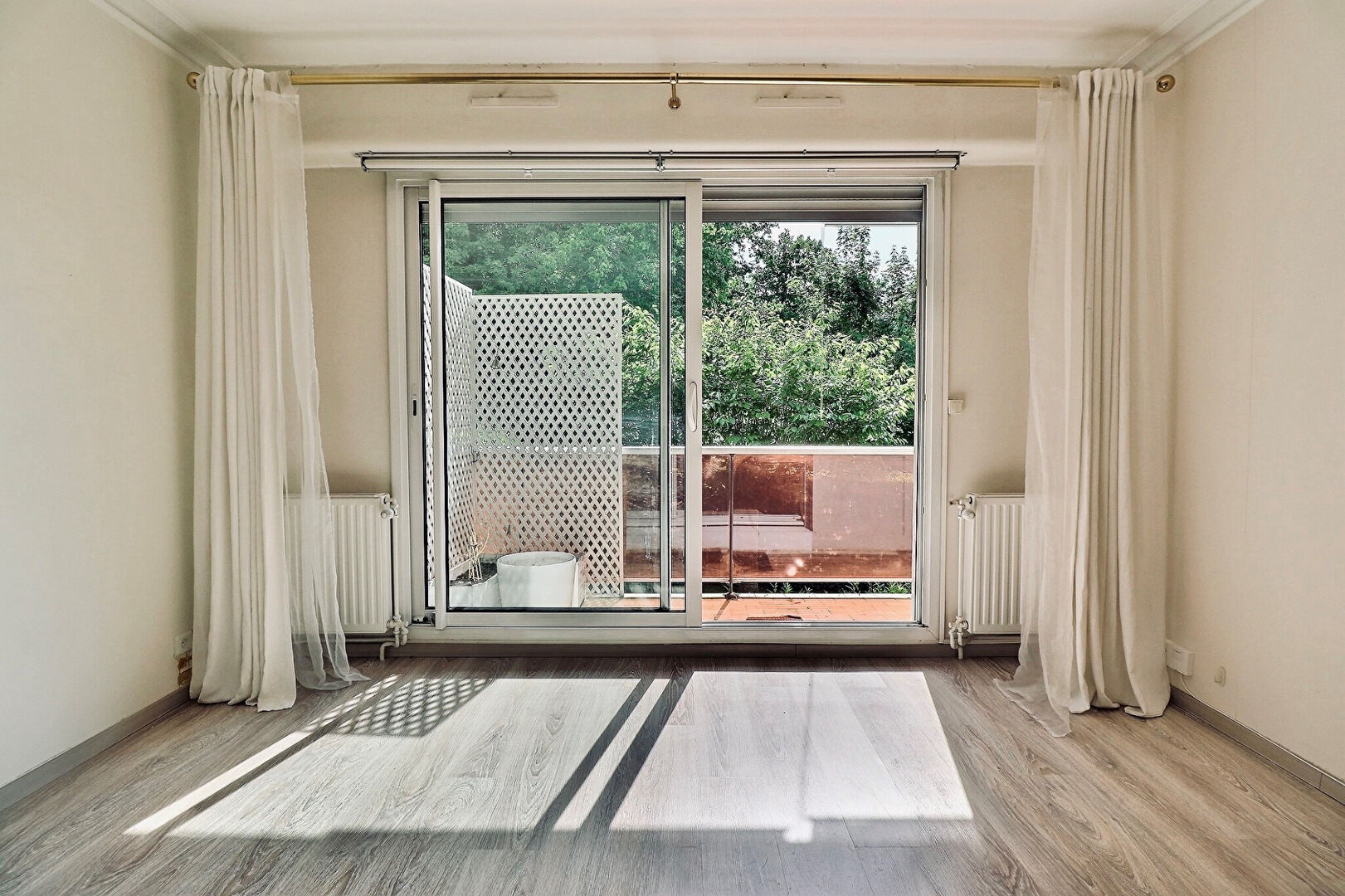 Photo L'ETANG LA VILLE - APPARTEMENT 60m² environ - Résidence 1980 image 3/6