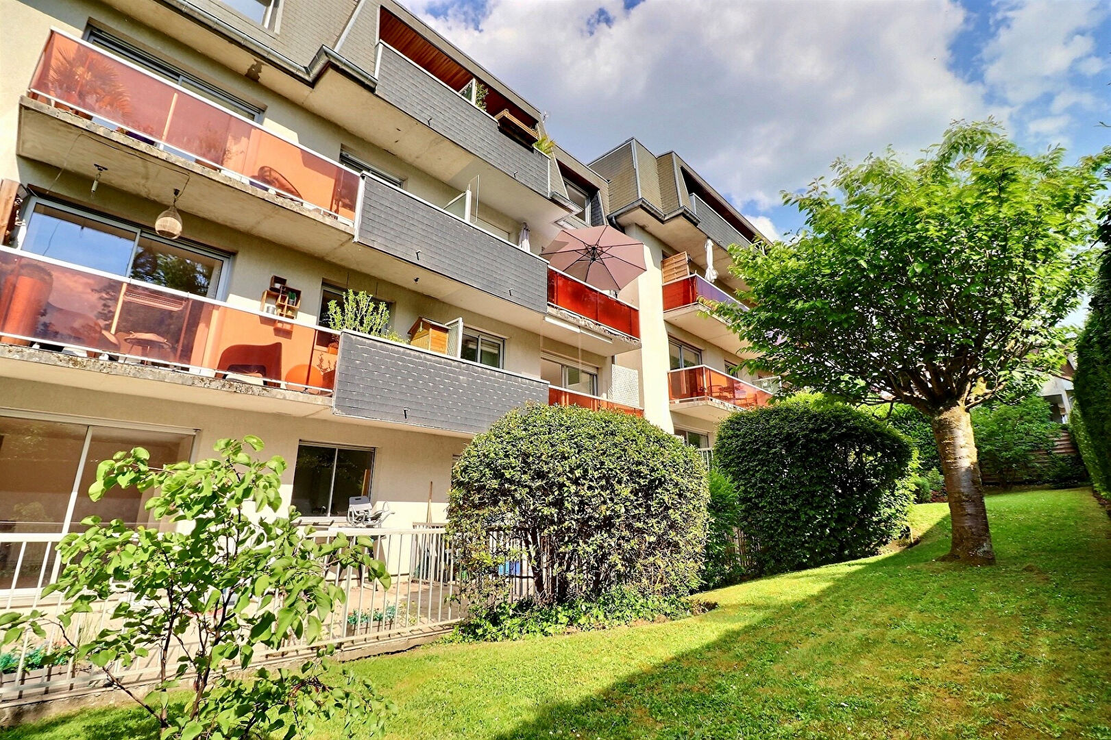 Photo L'ETANG LA VILLE - APPARTEMENT 60m² environ - Résidence 1980 image 4/6