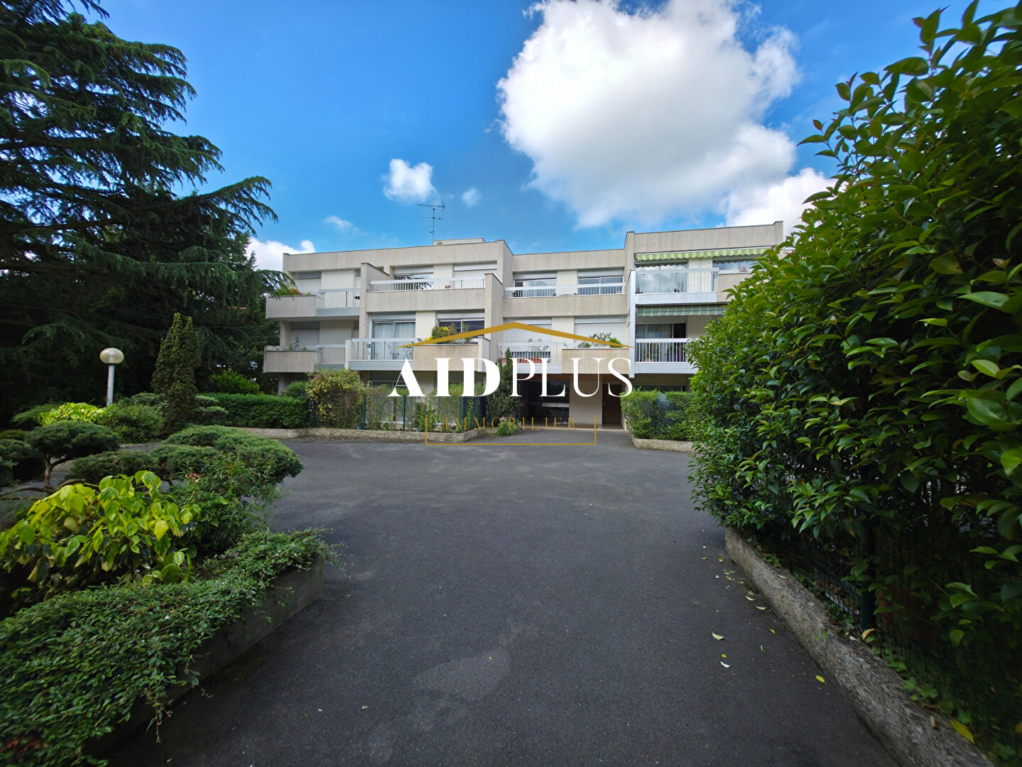 Agence immobilière de AID PLUS IMMO Saint-Leu-La-Forêt - AID PLUS IMMO