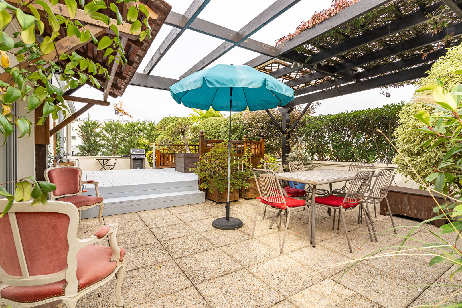 Photo UN APPARTEMENT  PLEIN CIEL A SAINT MAUR DES FOSSES LE PRINTEMPS EST LA image 2/6