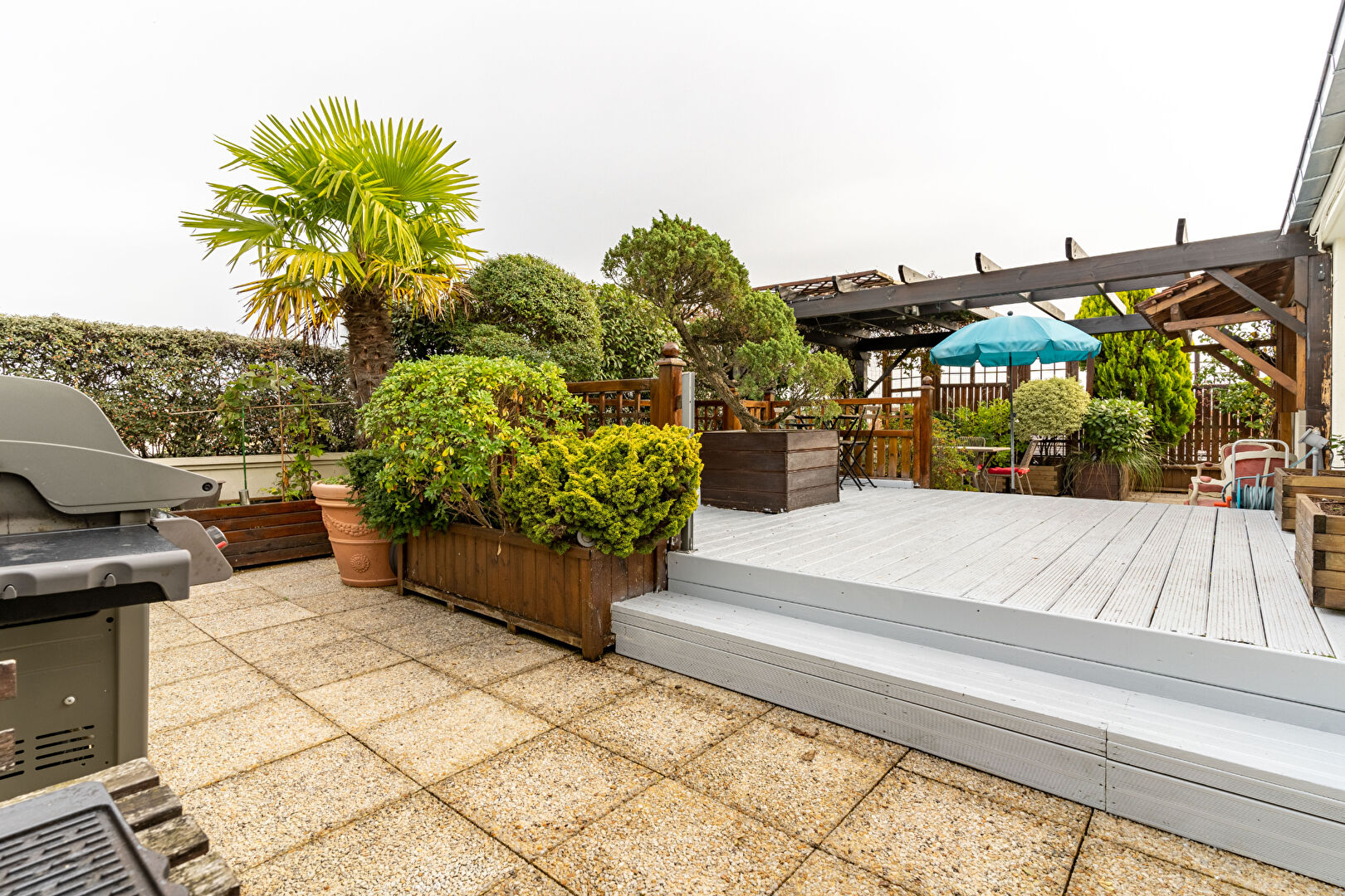 Photo UN APPARTEMENT  PLEIN CIEL A SAINT MAUR DES FOSSES LE PRINTEMPS EST LA image 3/6