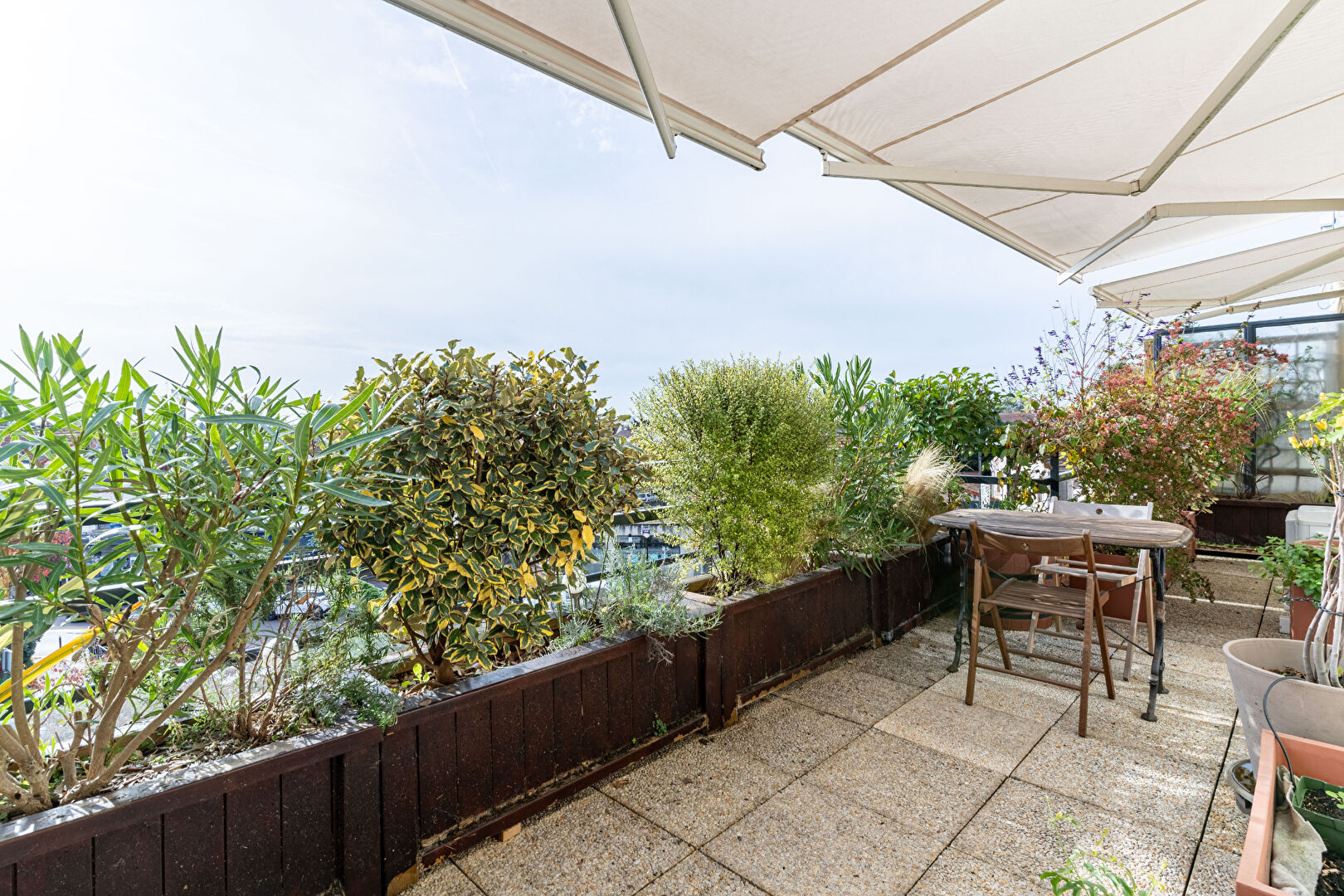 Photo UN APPARTEMENT  PLEIN CIEL A SAINT MAUR DES FOSSES LE PRINTEMPS EST LA image 4/6