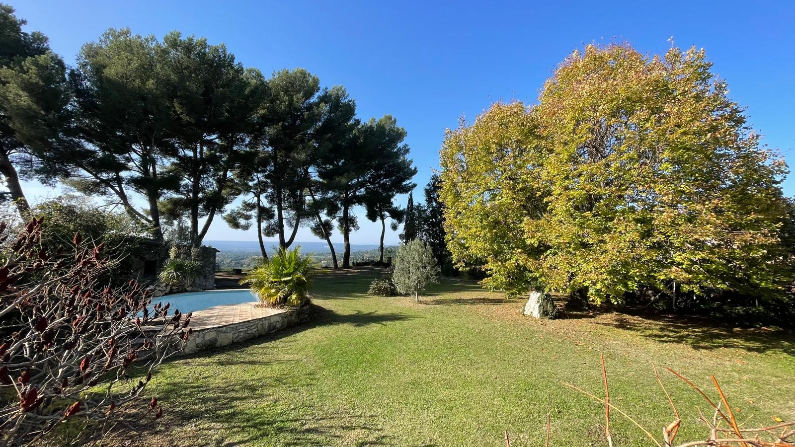 Photo Aix en provence (nord) villa de 170 m² sur parcelle de terrain de 2336 m² avec vue dégagée image 3/6