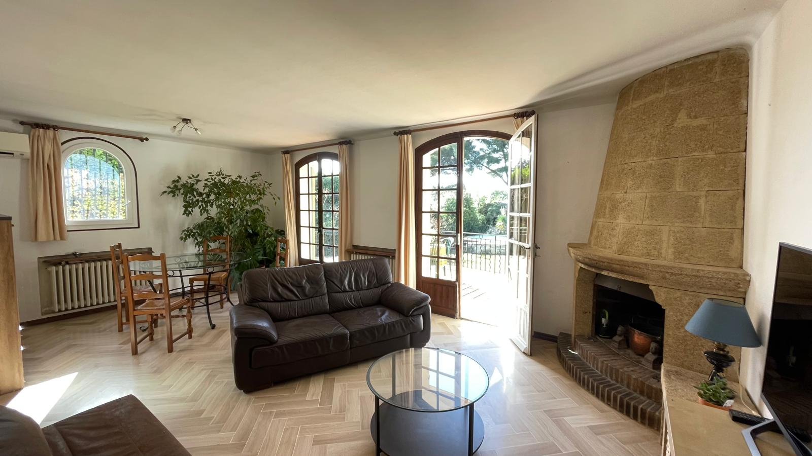 Photo Aix en provence (nord) villa de 170 m² sur parcelle de terrain de 2336 m² avec vue dégagée image 6/6