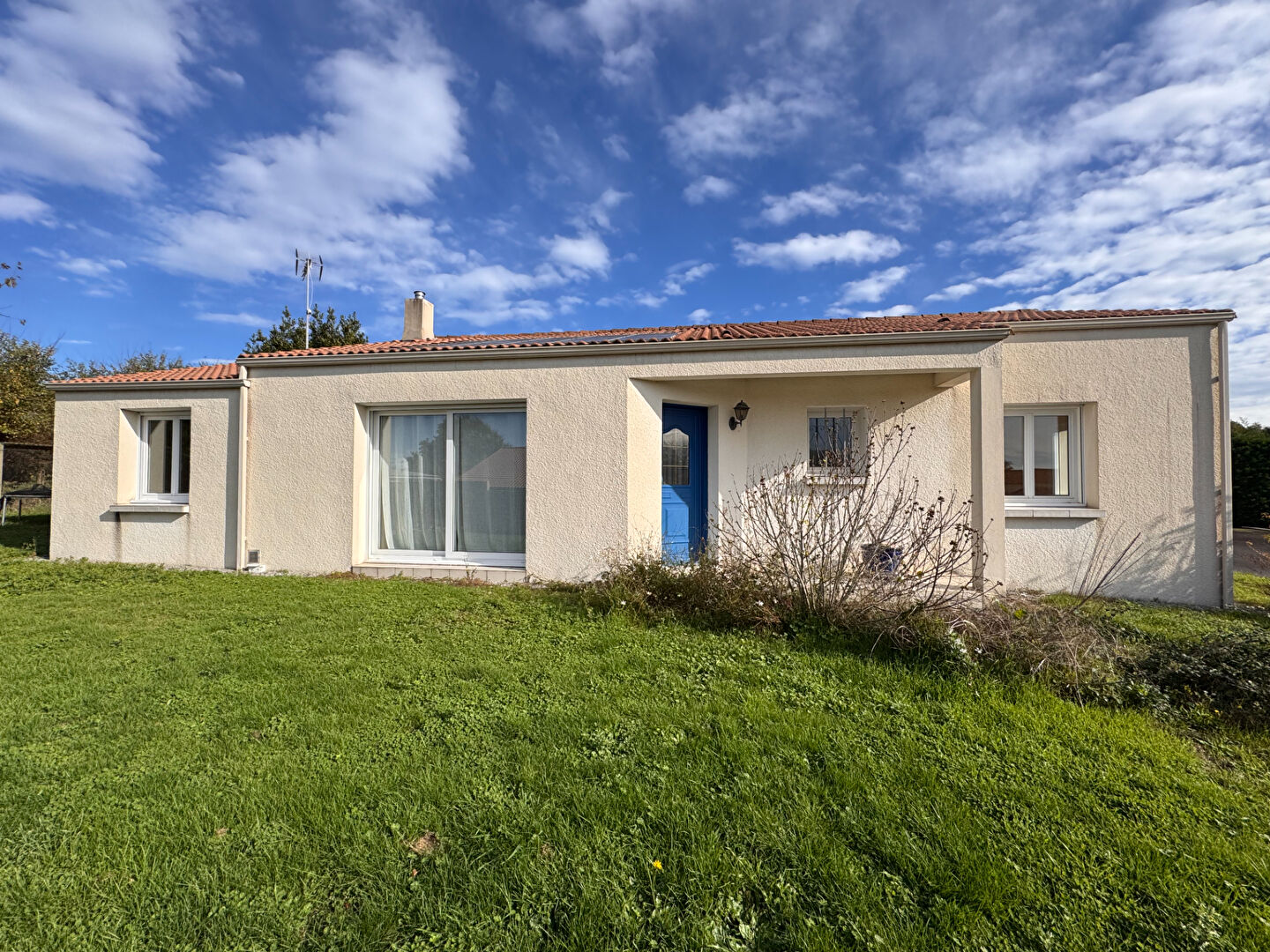 AIZENAY, pl-pied 4 chbres sur 1 060 m² de terrain