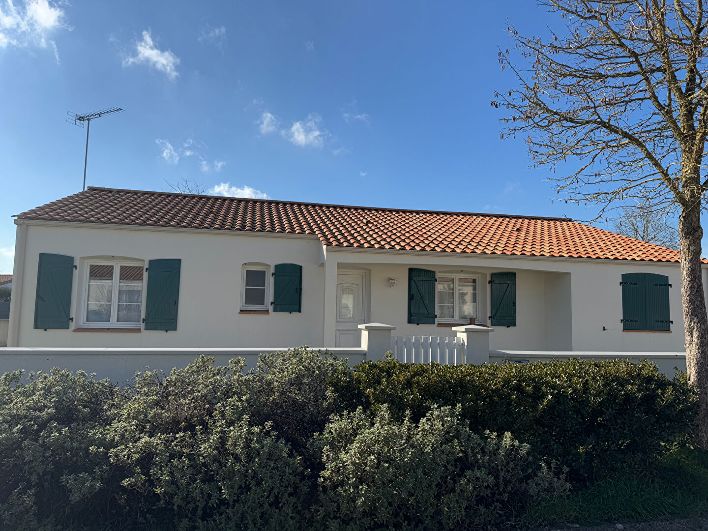 Aizenay, maison de plain-pied 3 chambres, 500 m² de terrain