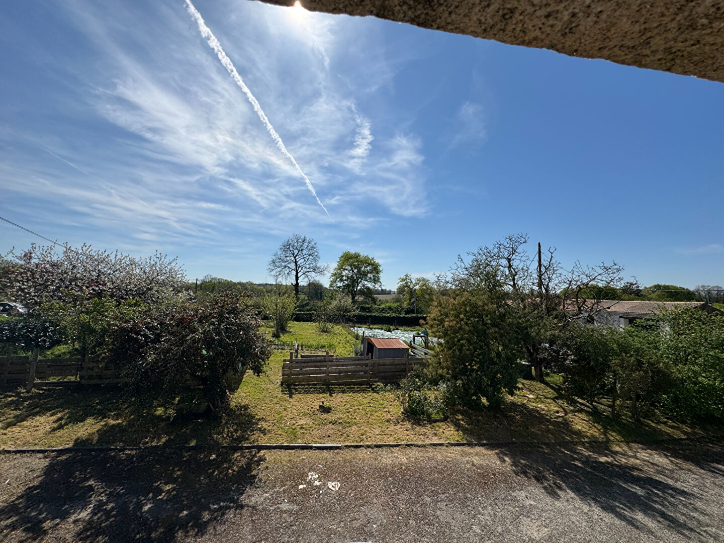 Photo AIZENAY, en campagne, maison de village en pierres de 155 m² sur 3 672 m² de terrain image 3/6