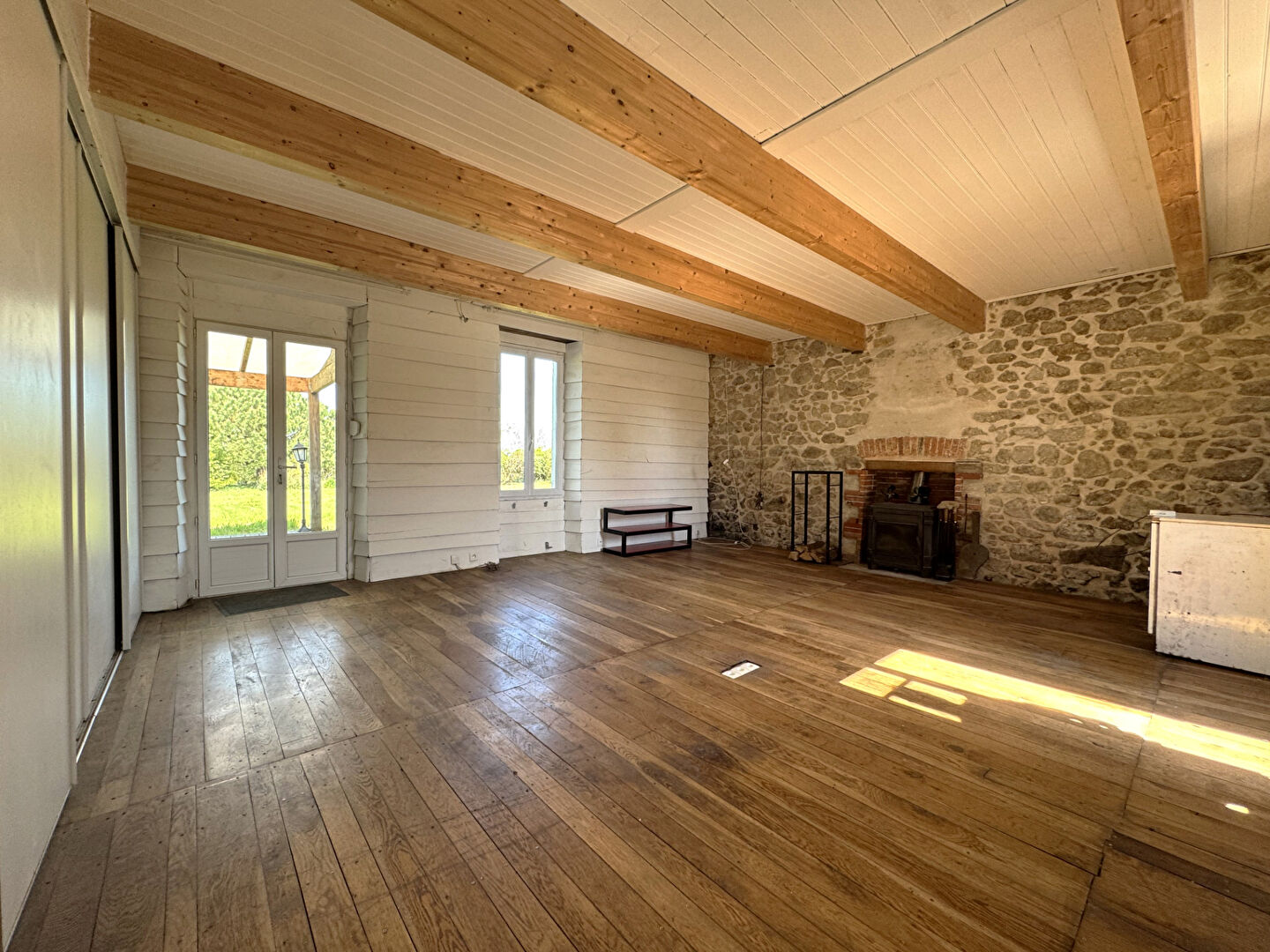 Photo AIZENAY, en campagne, maison de village en pierres de 155 m² sur 3 672 m² de terrain image 5/6