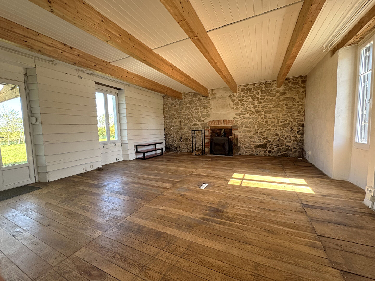 Photo AIZENAY, en campagne, maison de village en pierres de 155 m² sur 3 672 m² de terrain image 6/6