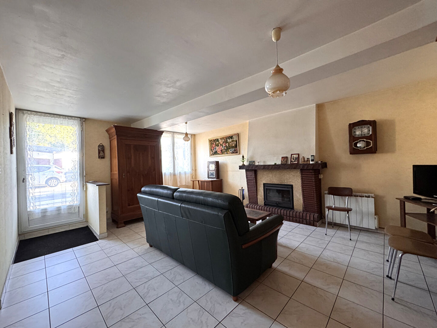 Photo AIZENAY CENTRE-VILLE, maison de ville en pierres 3 chbres et jardinet image 1/6