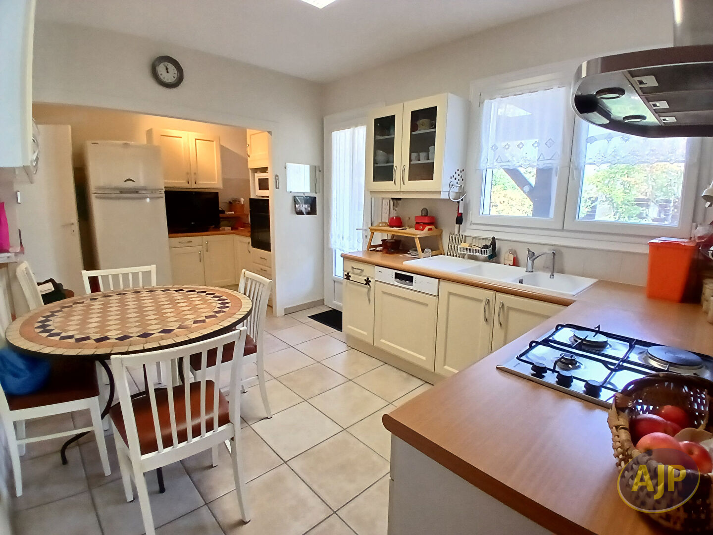 Grande maison familiale avec piscine et rangements - photo 5