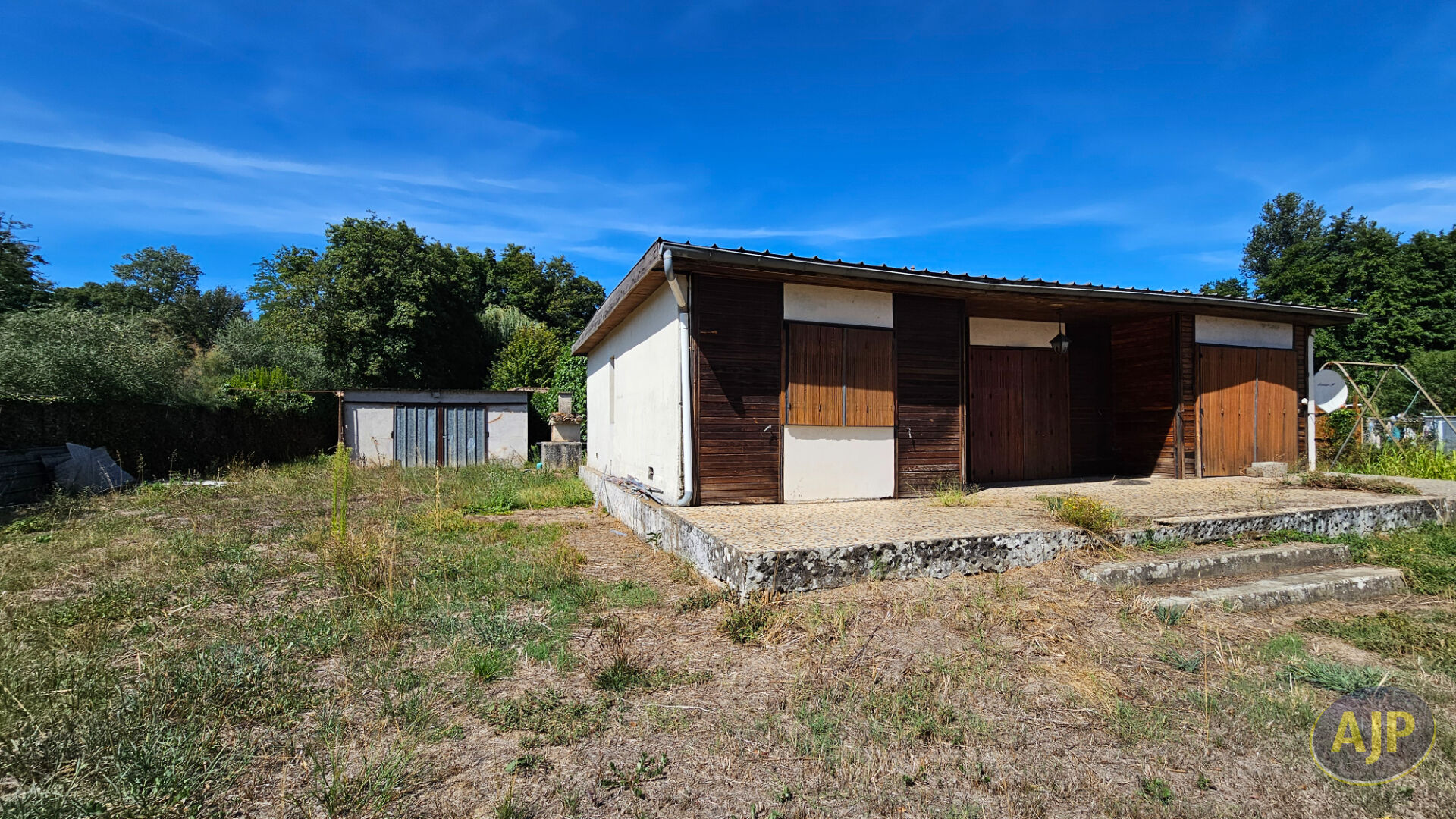 Terrain 1268 m² avec maison et garage à IZON - photo 1