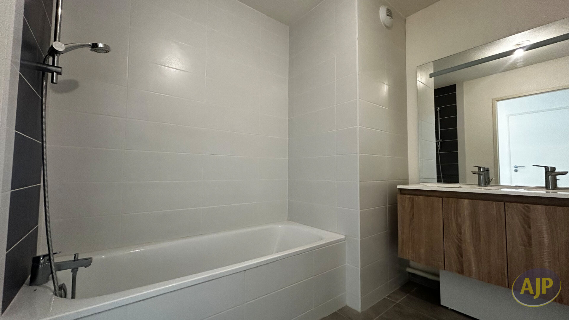 Appartement Bassens 3 pièce(s) 63 m2 - photo 4