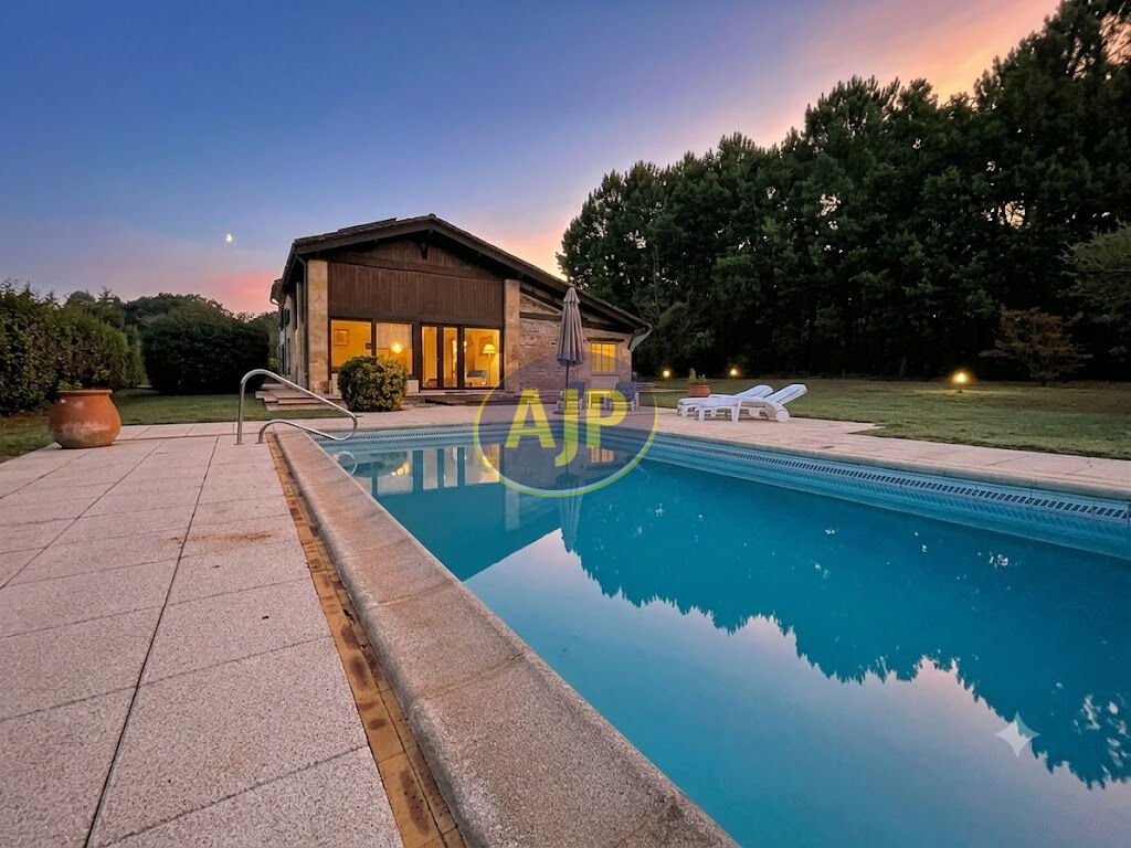 BÉDENAC - PROPRIÉTÉ DE 240 M², 5 CHAMBRES, PISCINE ET PARC ARBORÉ - photo 1