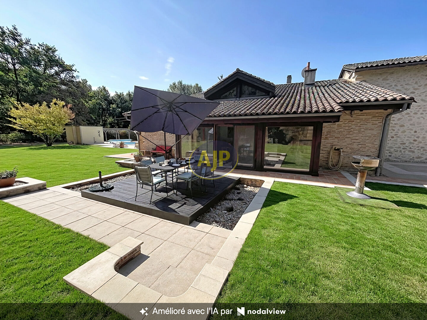 BÉDENAC - PROPRIÉTÉ DE 240 M², 5 CHAMBRES, PISCINE ET PARC ARBORÉ - photo 4
