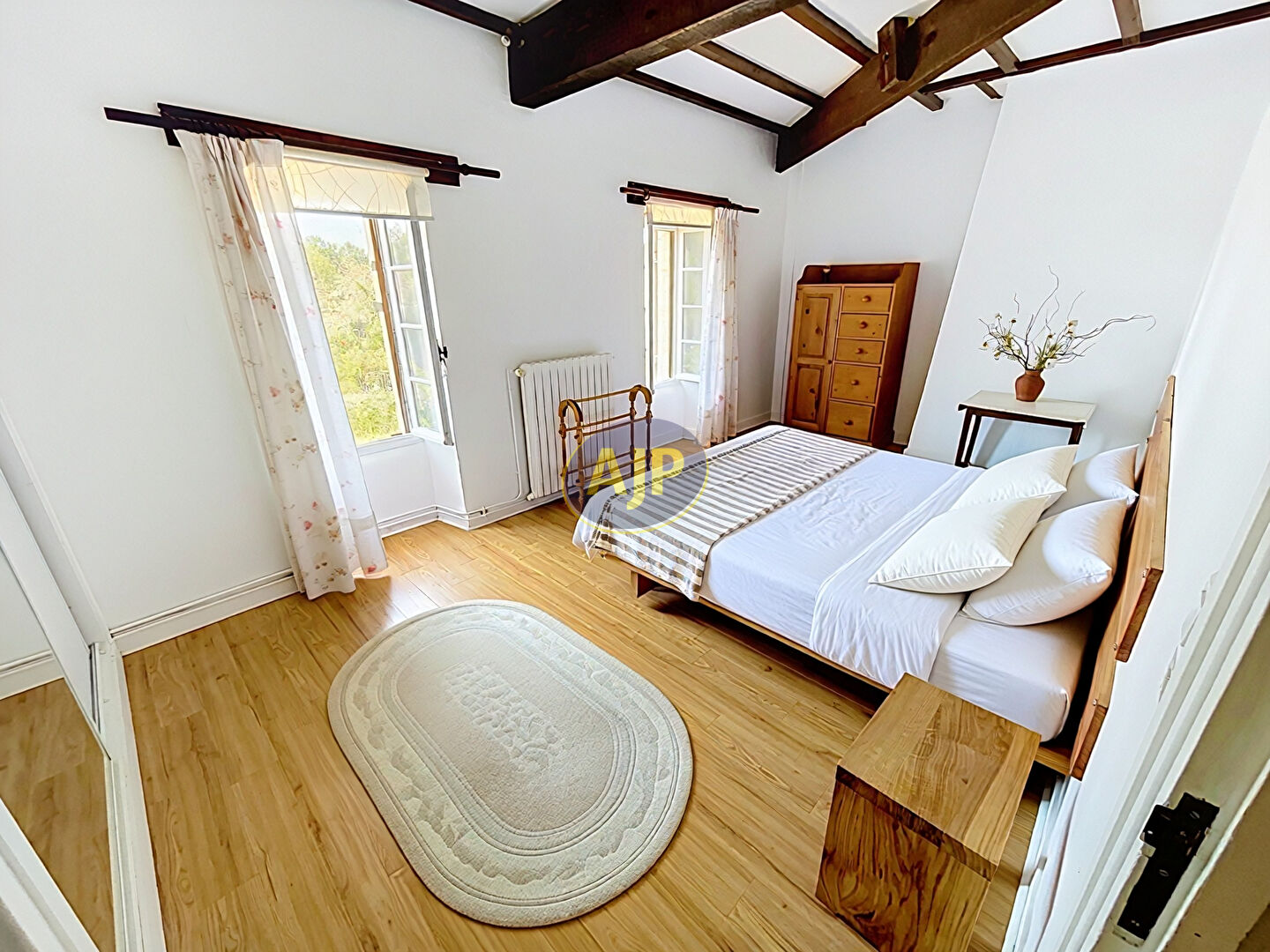 BÉDENAC - PROPRIÉTÉ DE 240 M², 5 CHAMBRES, PISCINE ET PARC ARBORÉ - photo 10