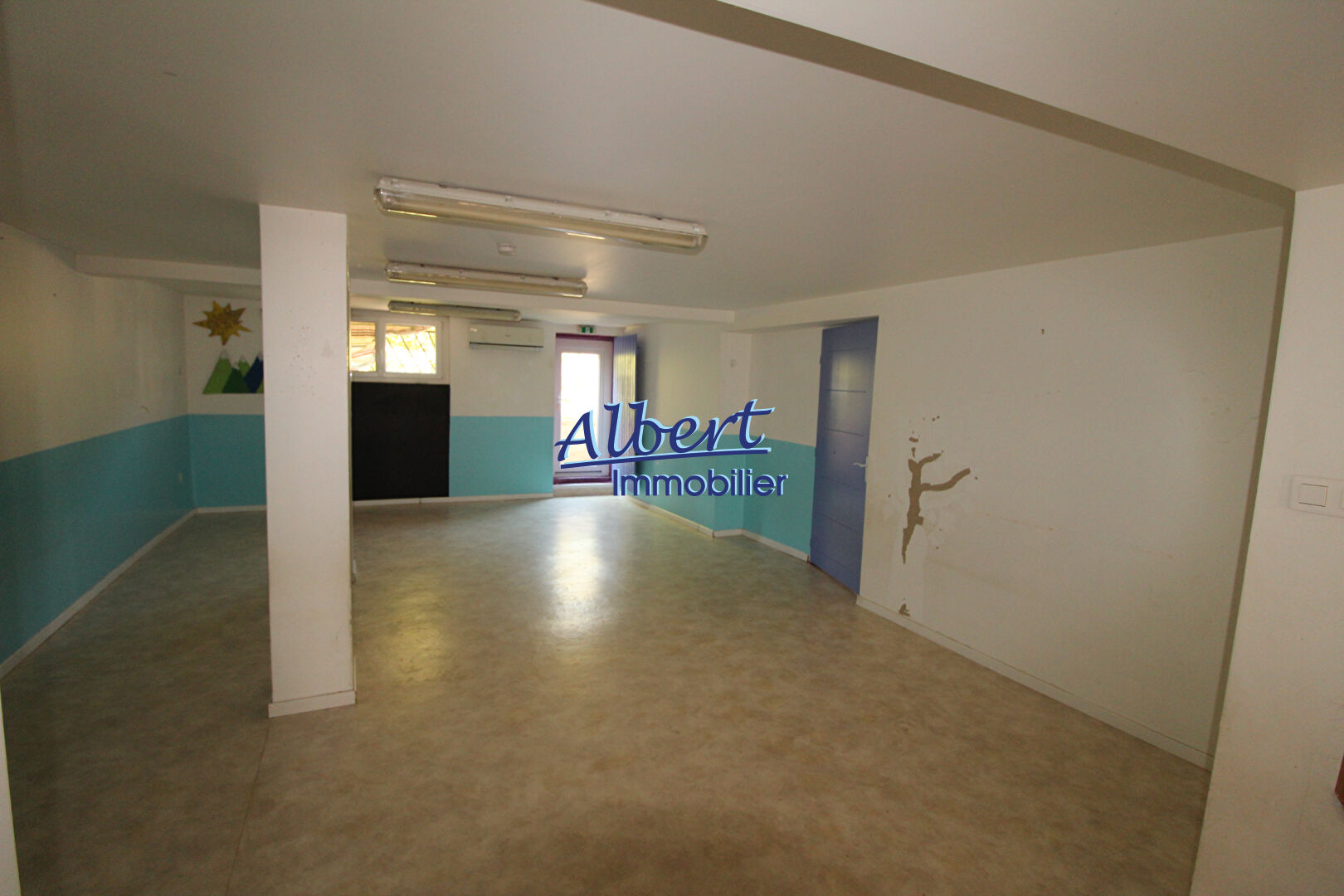 Photo Bureaux Ollioules 219,37 m2 image 2/6