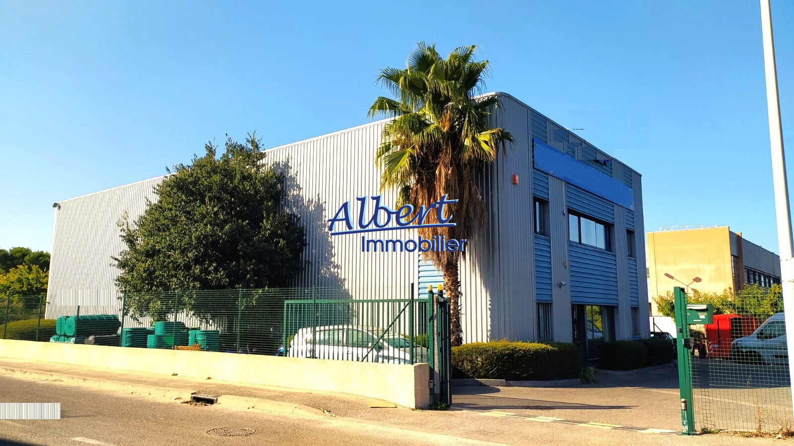 Local commercial Ollioules 1 pièce(s) 84.56 m2