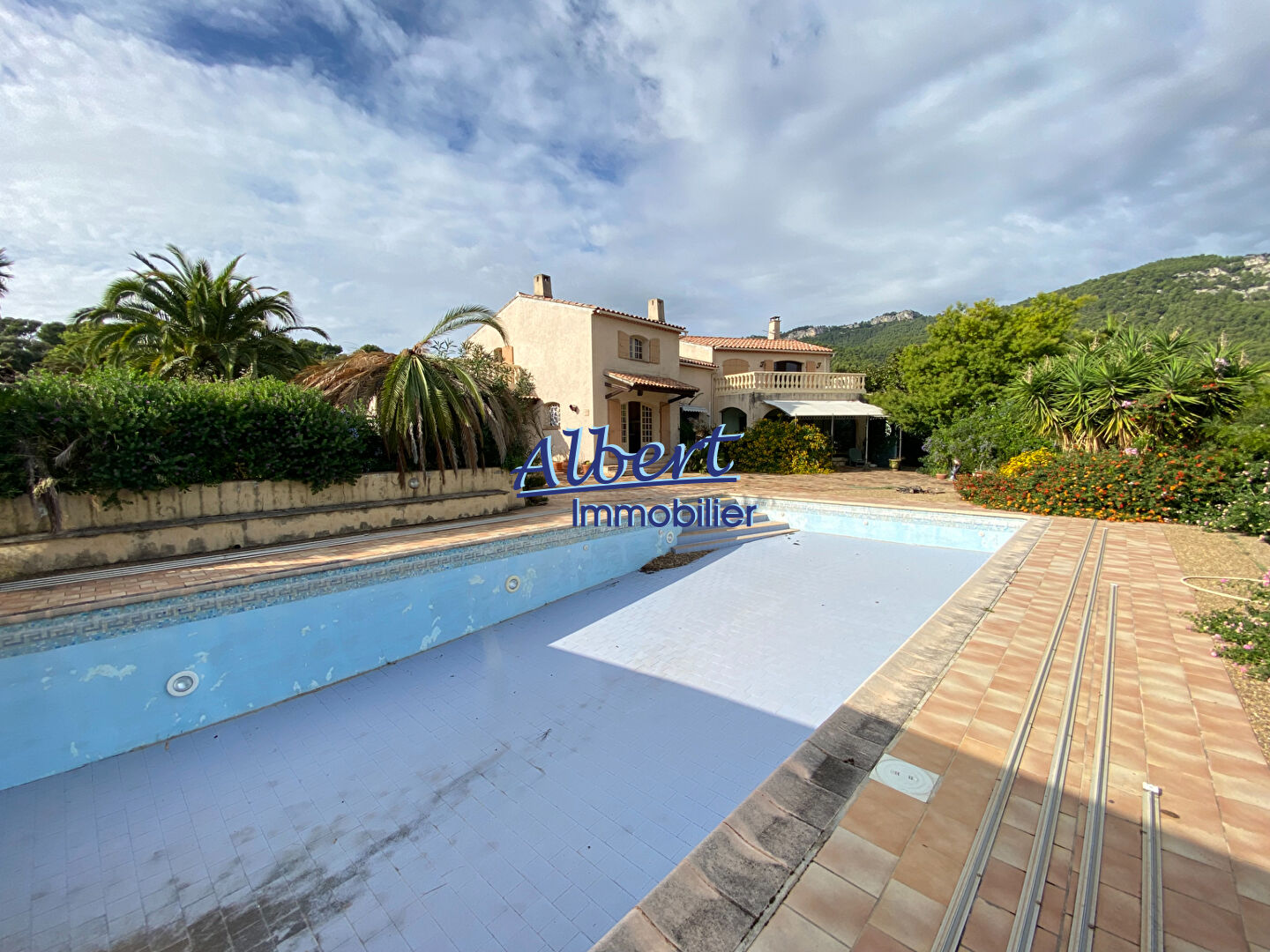 Photo Villa Ollioules 7 pièce(s) 240 m2 image 1/6