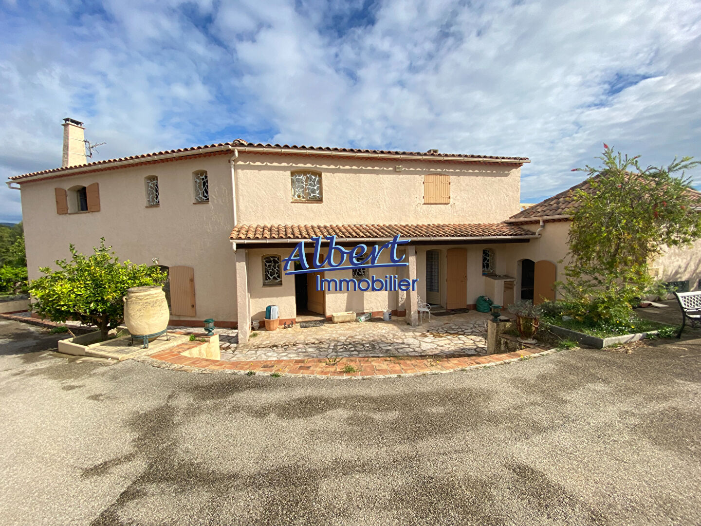 Photo Villa Ollioules 7 pièce(s) 240 m2 image 3/6