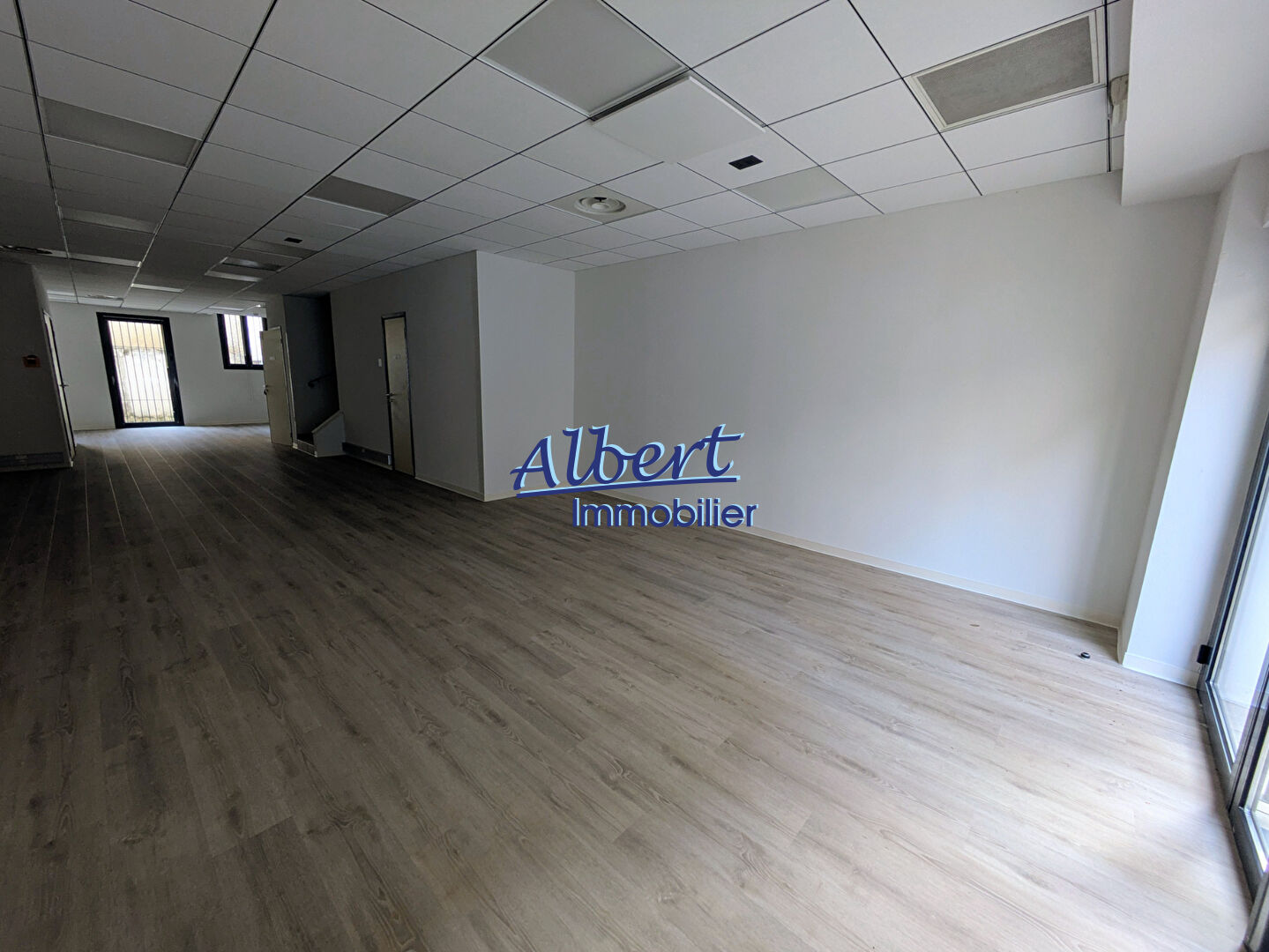 Photo Bureaux Ollioules 122 m2 image 2/6