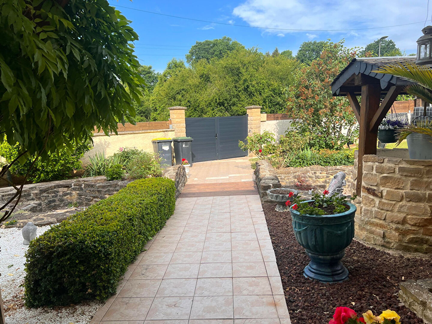 Photo IDEAL INVESTISSEUR : PROJET DE GITE - MAISON D'HOTES - SEDAN image 3/6