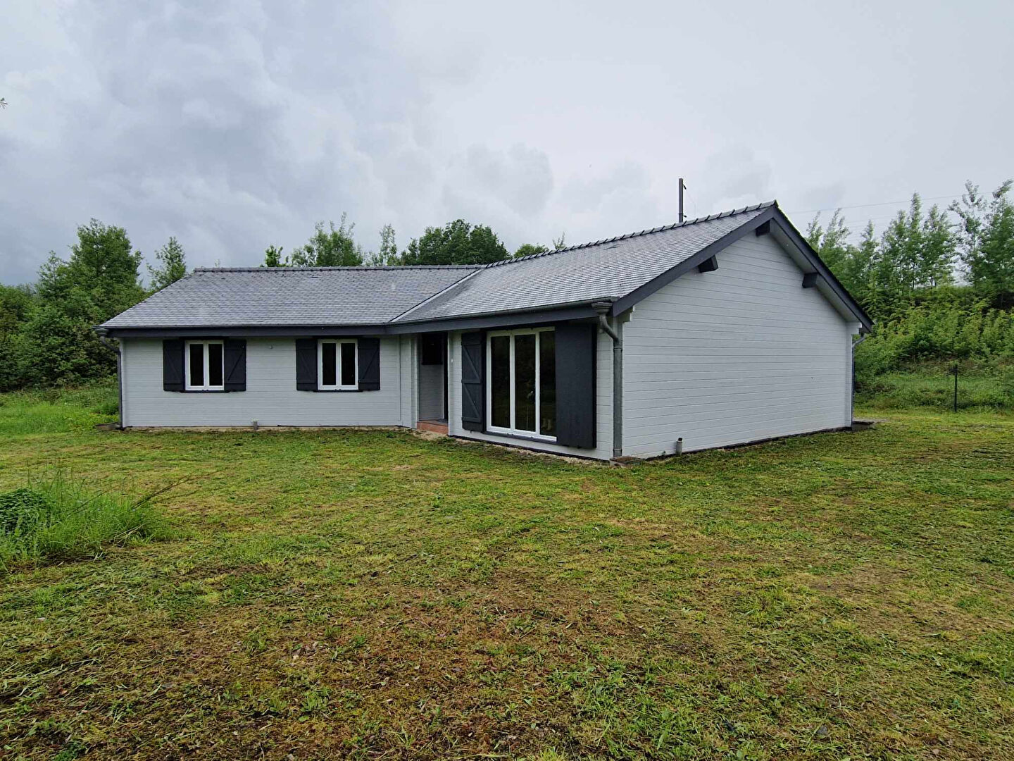 Photo CHALET EN BOIS MASSIF - LIART image 2/6