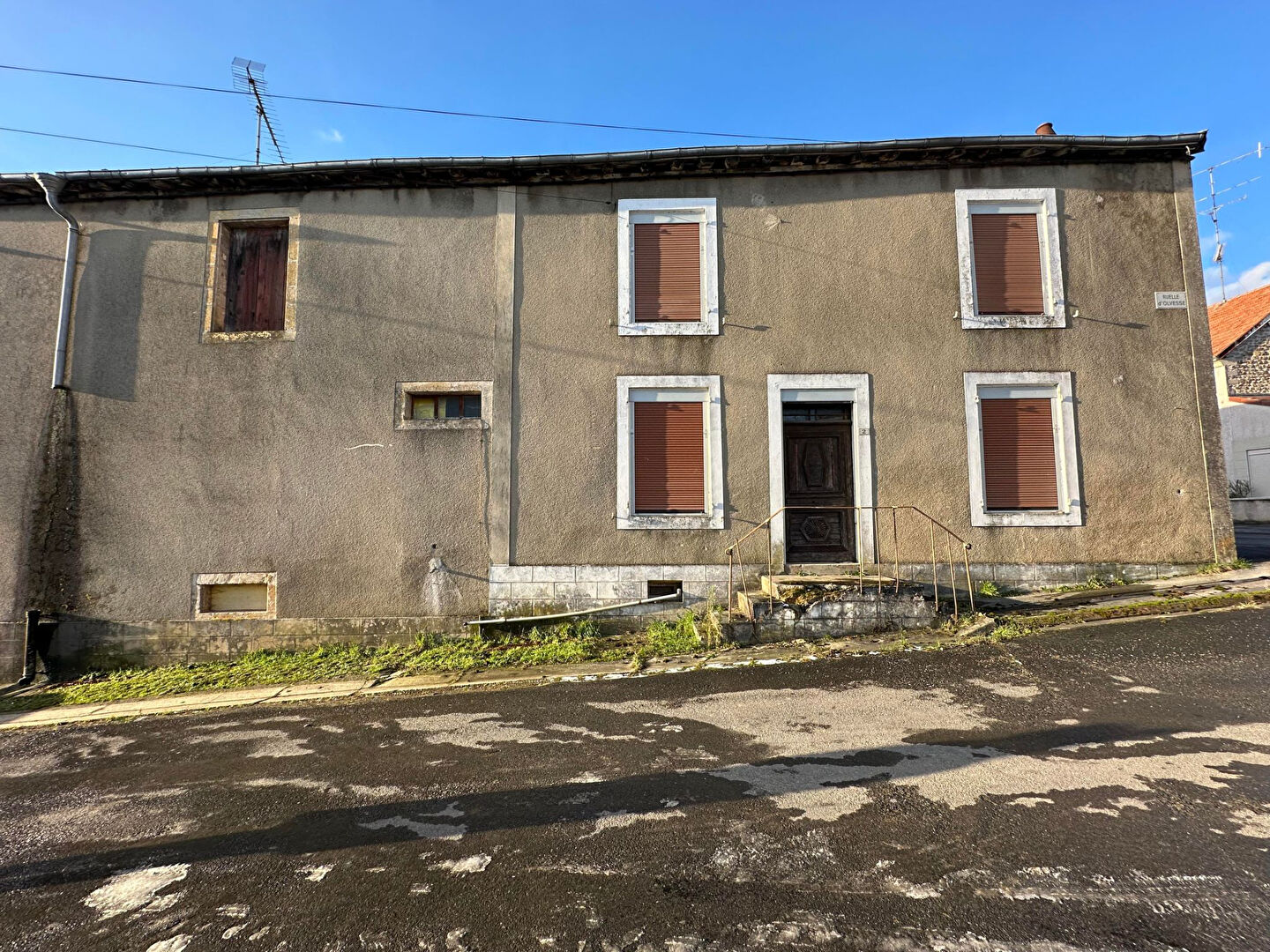 MAISON - PUILLY-CHARBEAUX