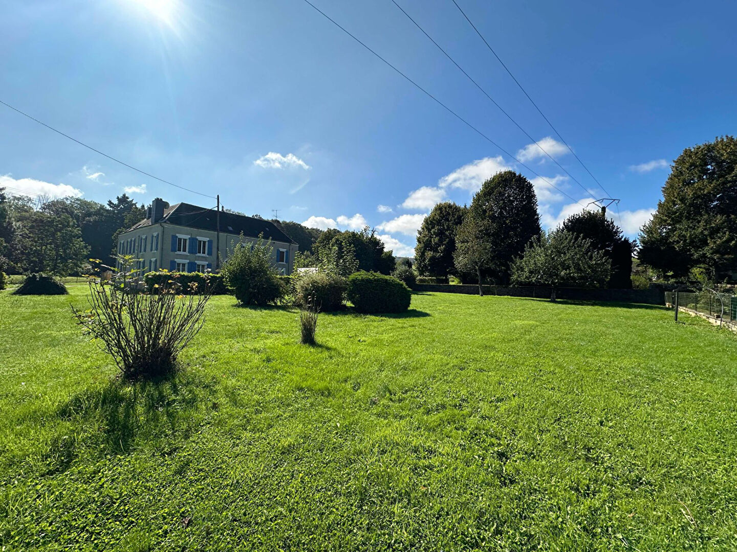 Photo TERRAIN - SEDAN image 2/2