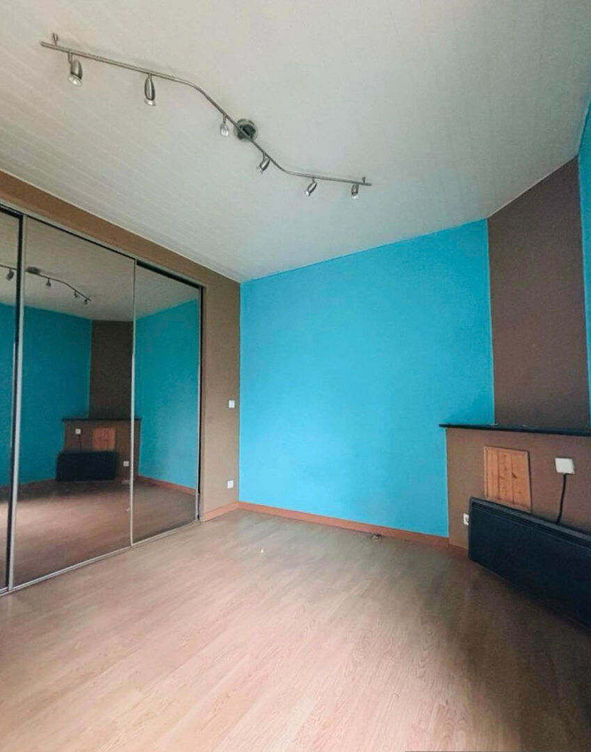 Photo IMMEUBLE - CHARLEVILLE-MÉZIÈRES image 2/5