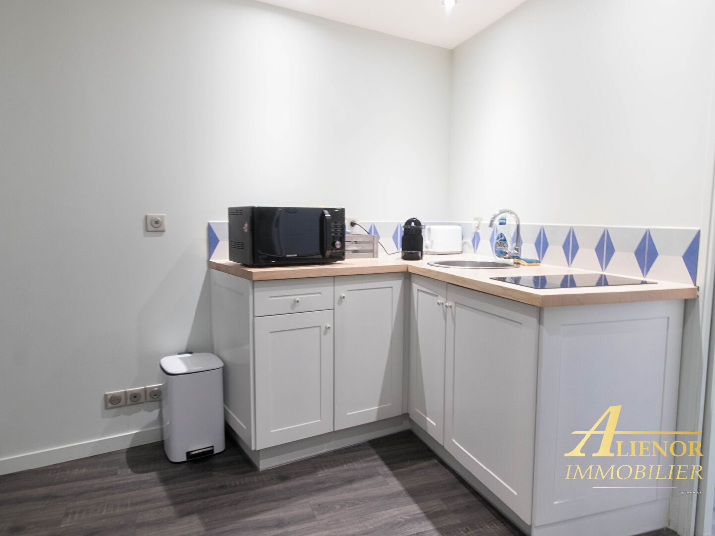 Photo Immeuble de 4 studios rénovés - Périgueux centre historique image 2/6