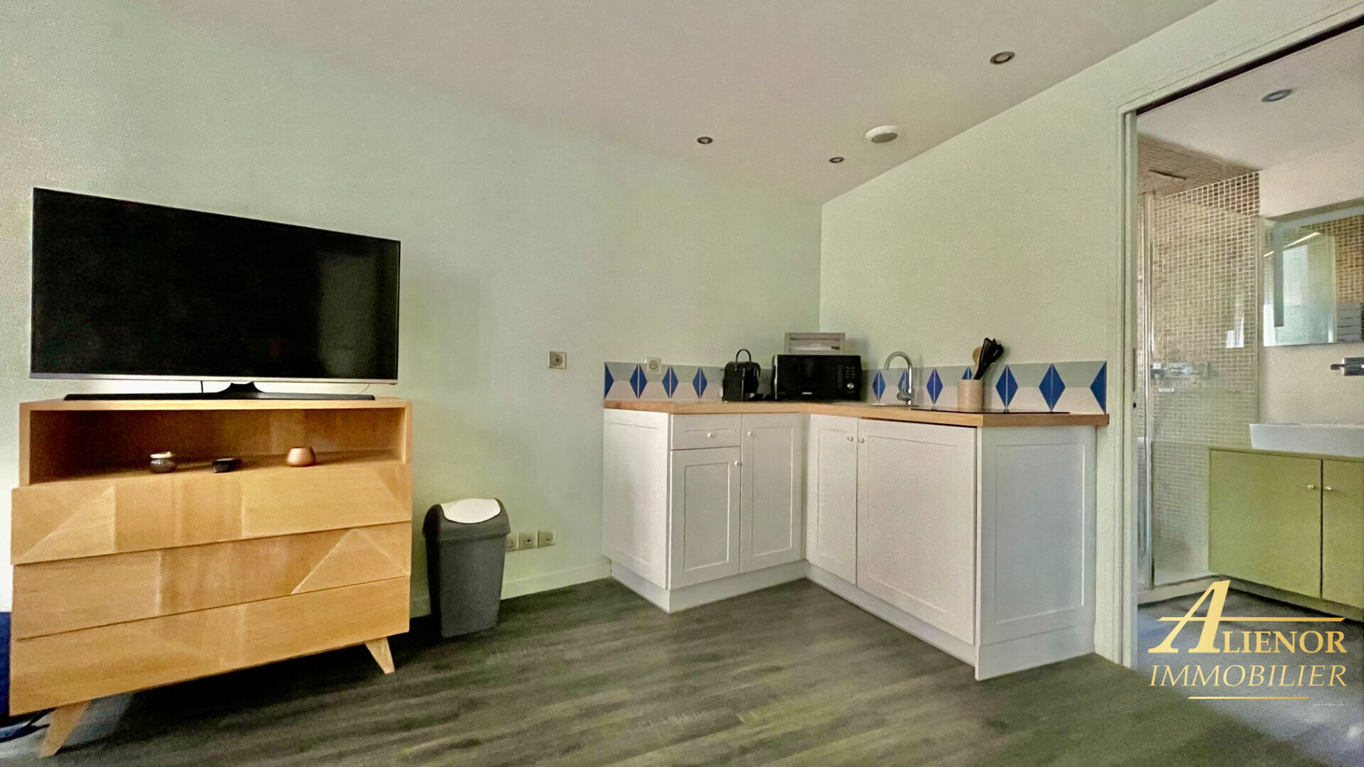 Photo Immeuble de 4 studios rénovés - Périgueux centre historique image 5/6