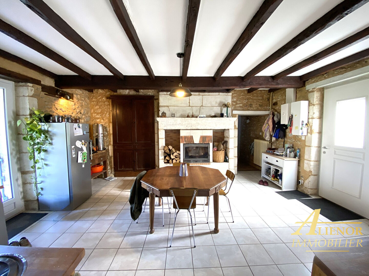 Photo Maison en Pierre avec Extension Moderne,  Grange, Piscine et Terrain - Proche Périgueux image 6/6
