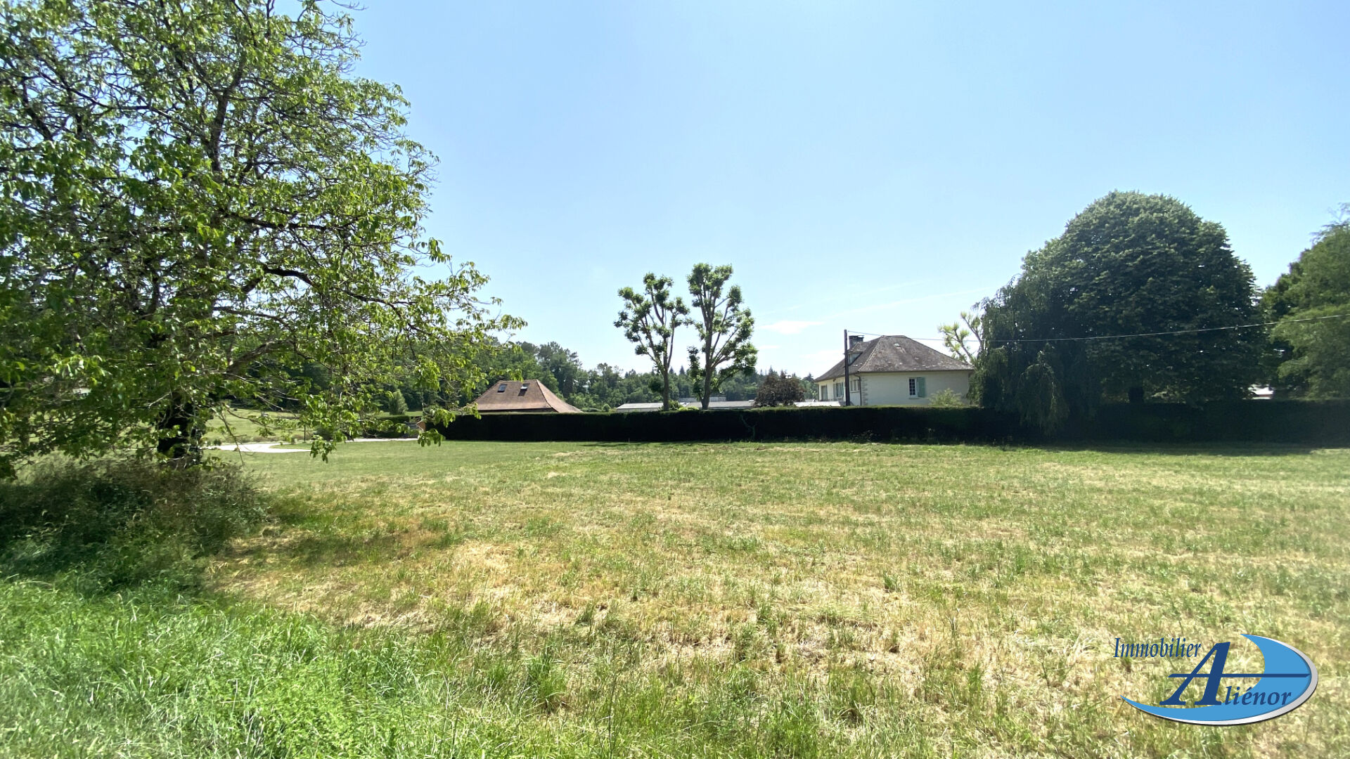 Photo Terrain plat constructible de 1354m², 24300 Saint-Front-la-Rivière image 4/4