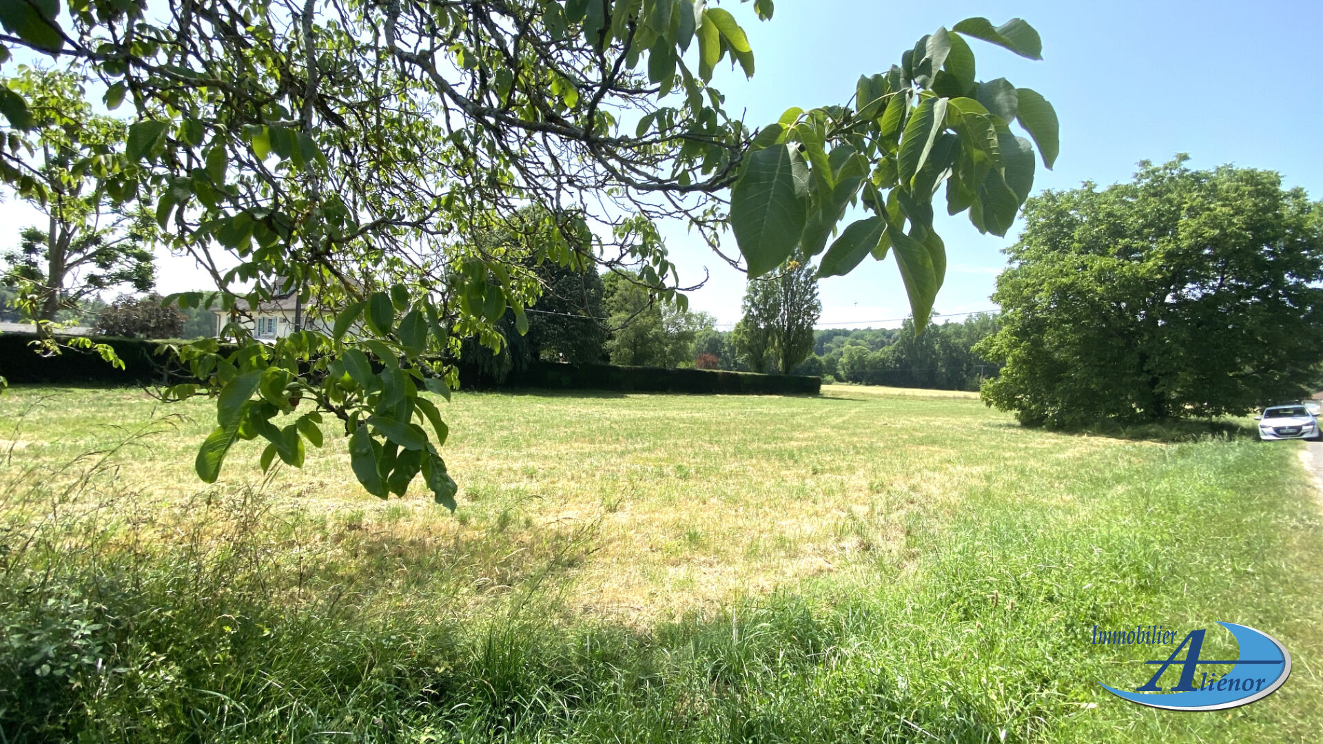Photo Terrain paisible avec accès rapide à Brantôme et Périgueux, 24300 SAINT FRONT LA RIVIERE image 2/5