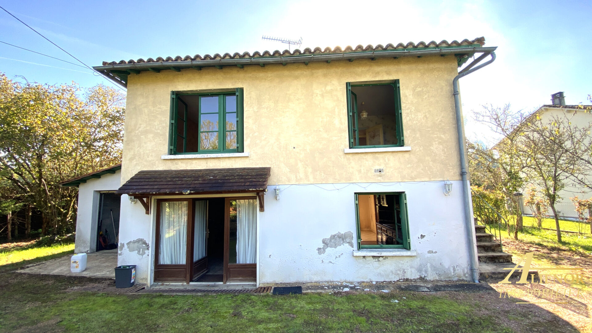 Photo Maison à rénover avec jardin et dépendance Quinsac 24530 image 1/6