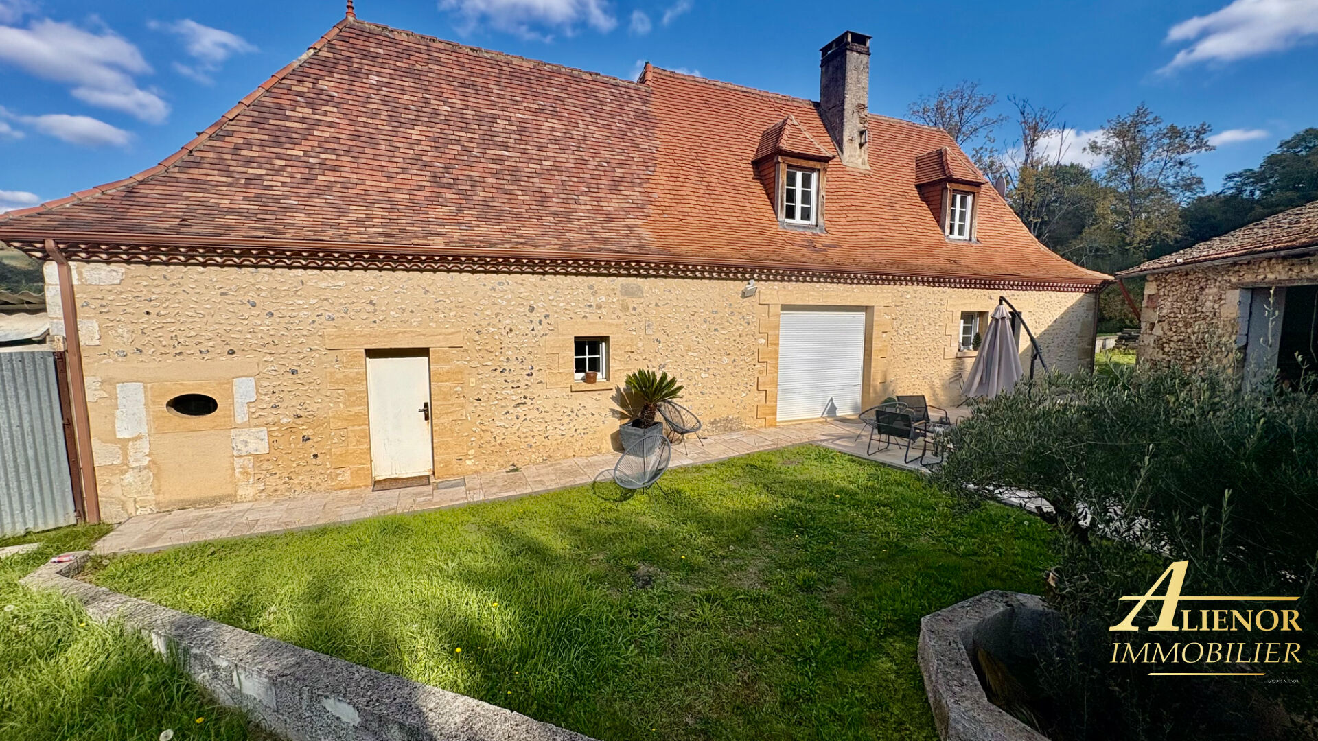 Maison en pierre proche Périgueux