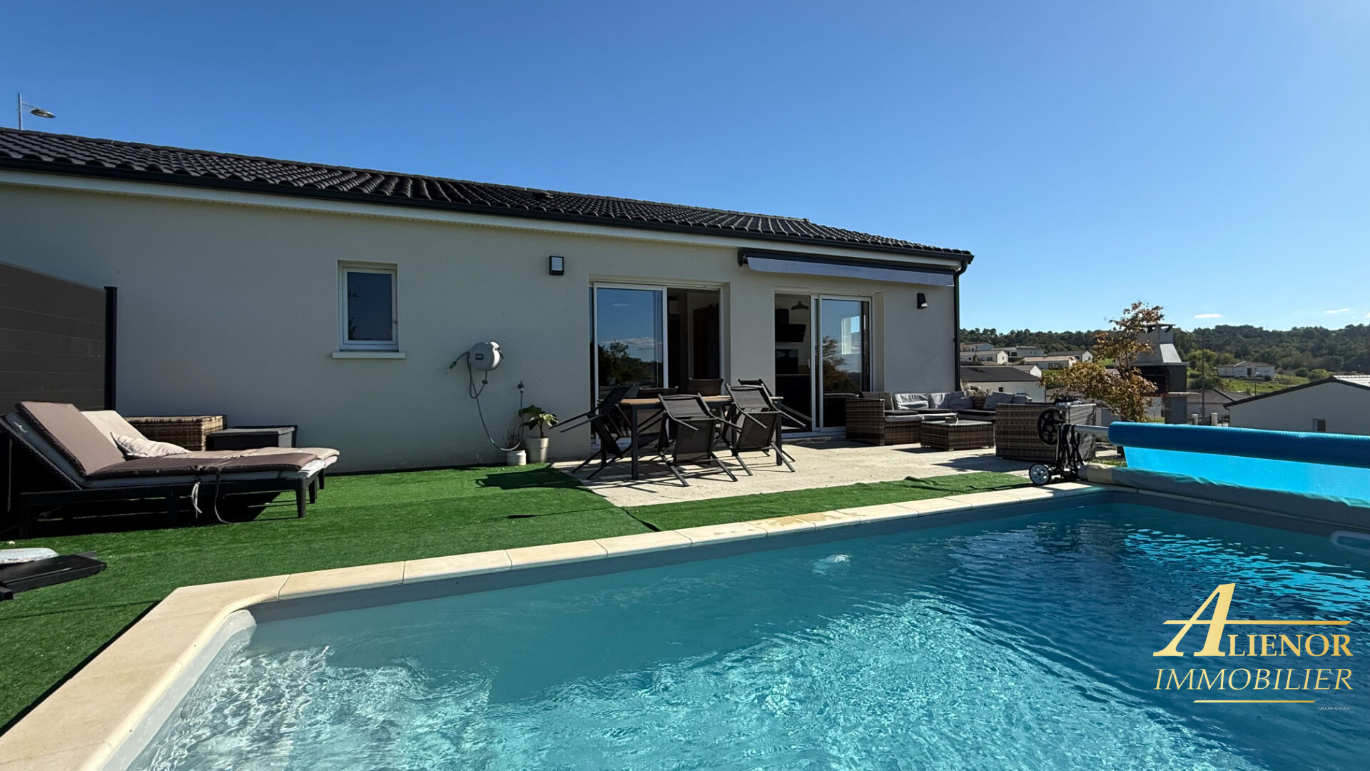 Plain-pied avec piscine Boulazac