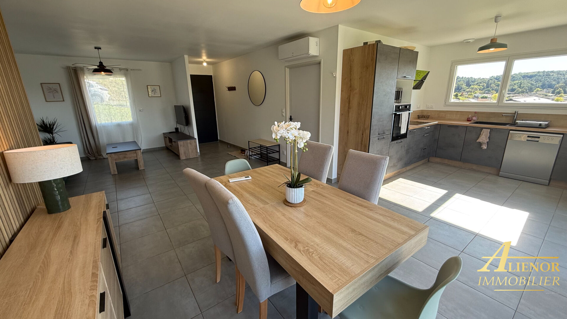 Photo Plain-pied avec piscine Boulazac image 2/6