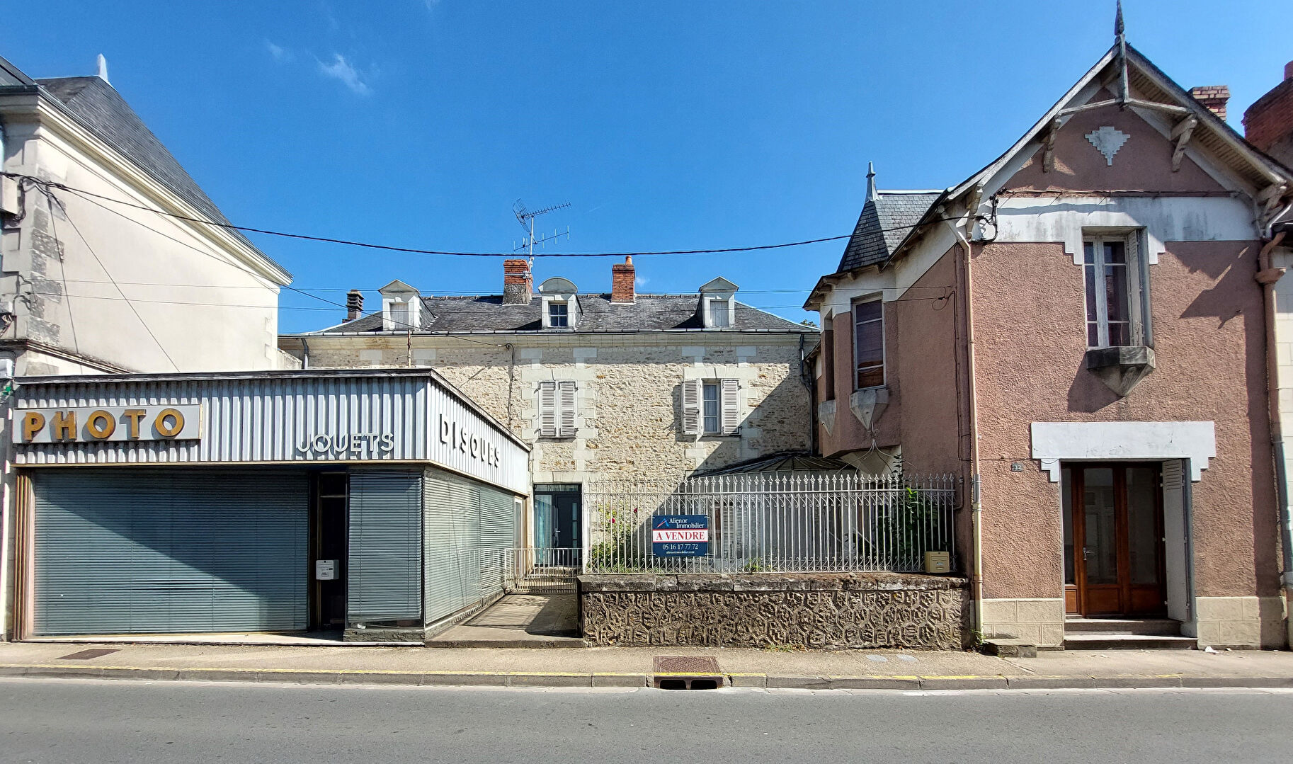 Maison Lencloitre 8 pièce(s) 170 m2