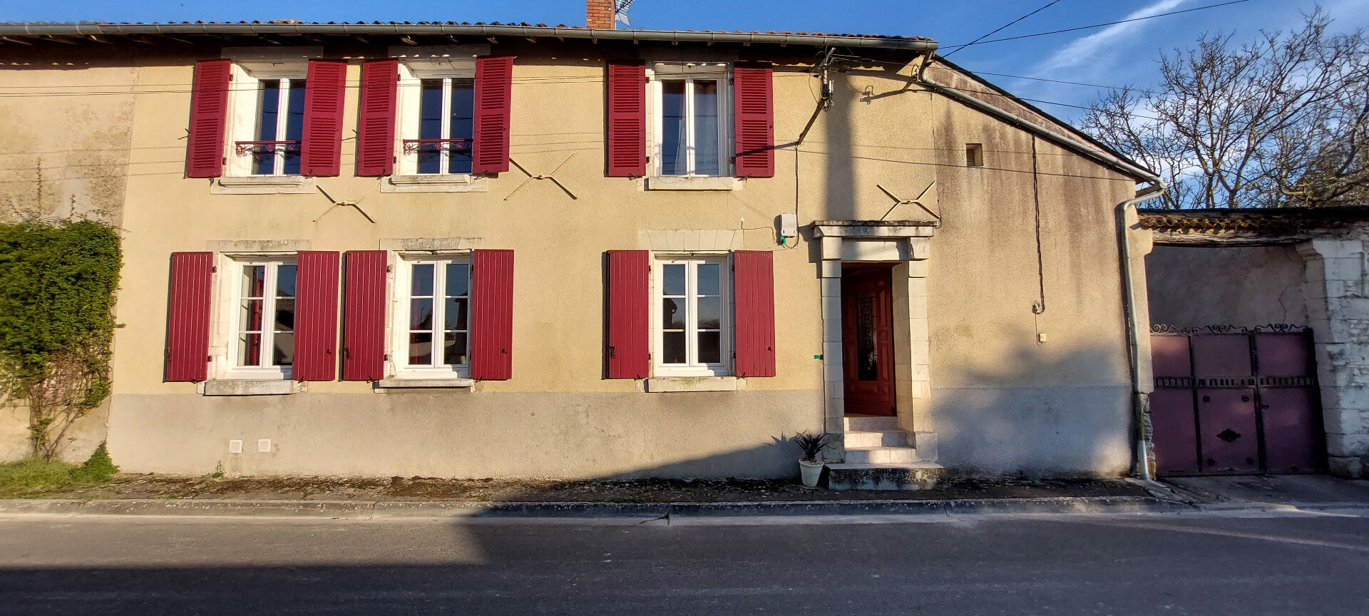 Maison - 150m² - MONTS-SUR-GUESNES